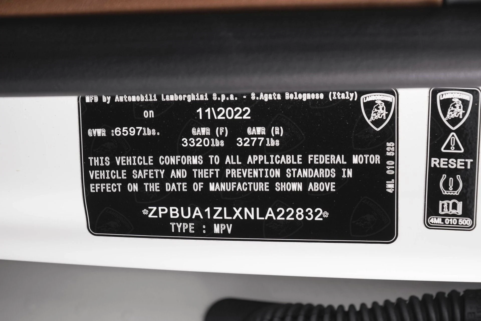 mph025_1229783538_Used_2022_Lamborghini_Urus_1785773690_2d0fc5ba8e