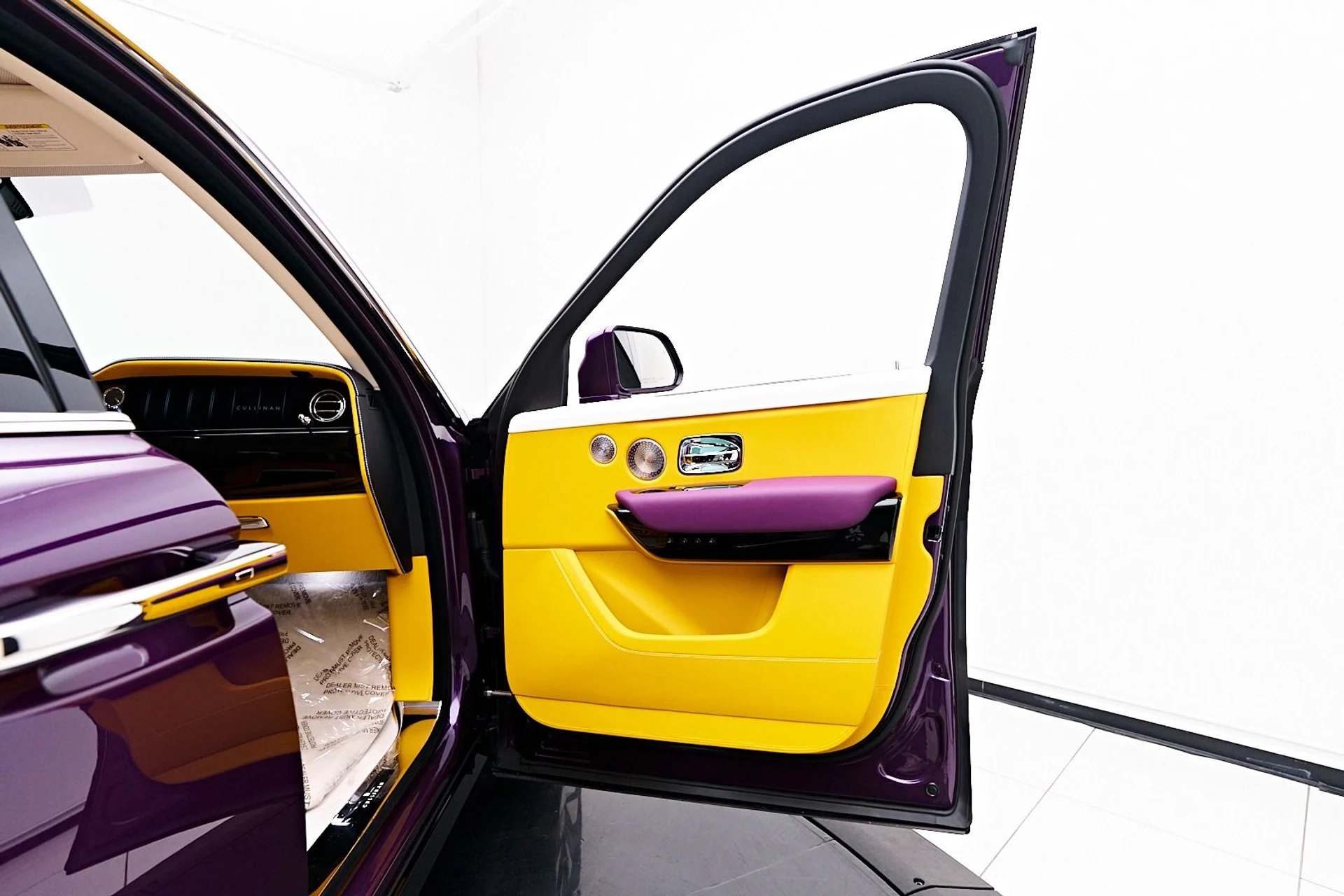 mph025_1236246197_Used_2025_Rolls_Royce_Cullinan_Base_1736646133_6b55431d53