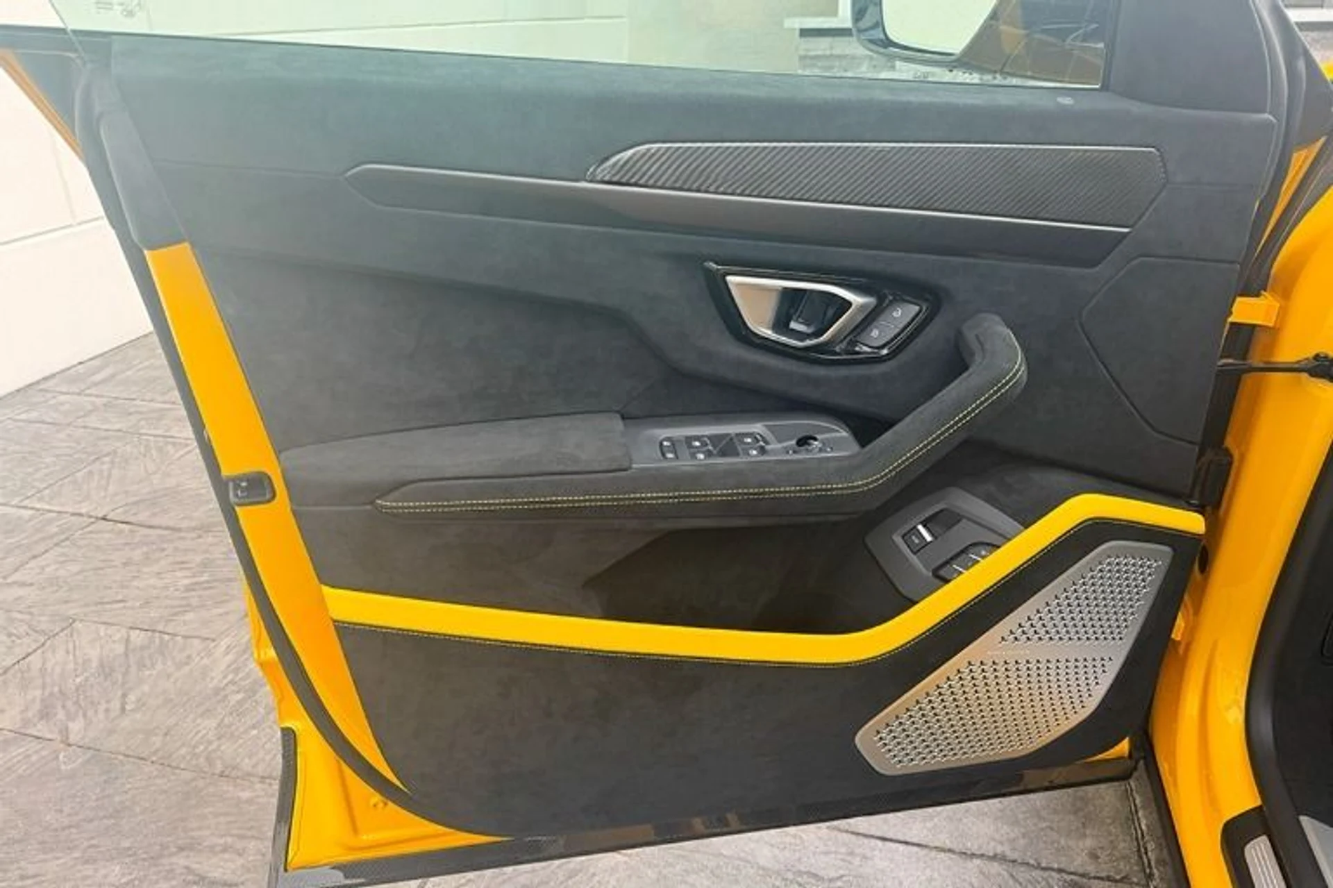 mph025_1239171305_Used_2024_Lamborghini_Urus_Performante_1737405239_da4110a213