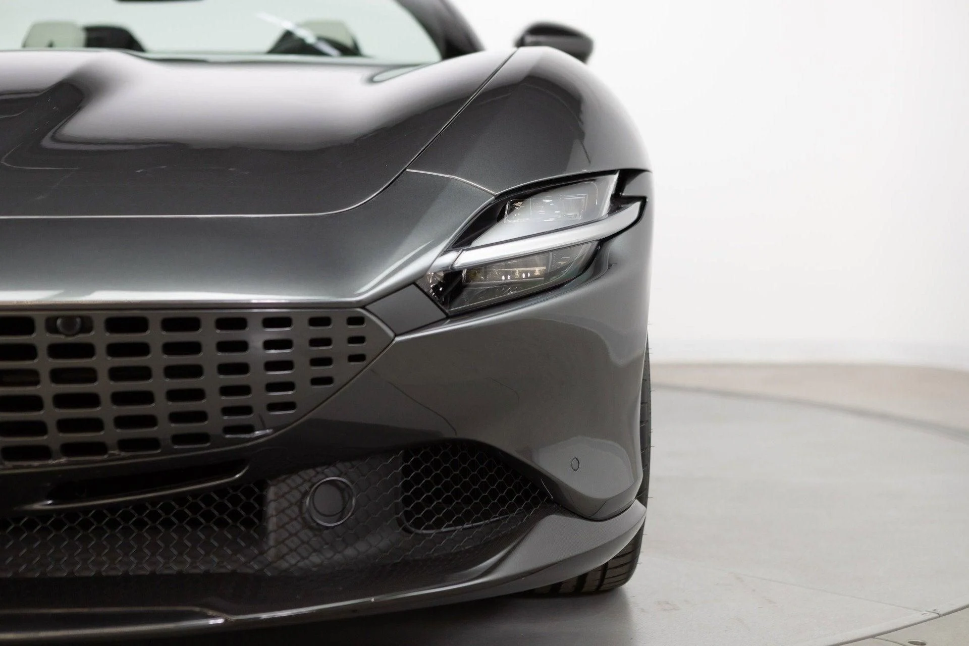 mph025_124476312_Used_2024_Ferrari_Roma_Spider_1777367363_6cfe654824