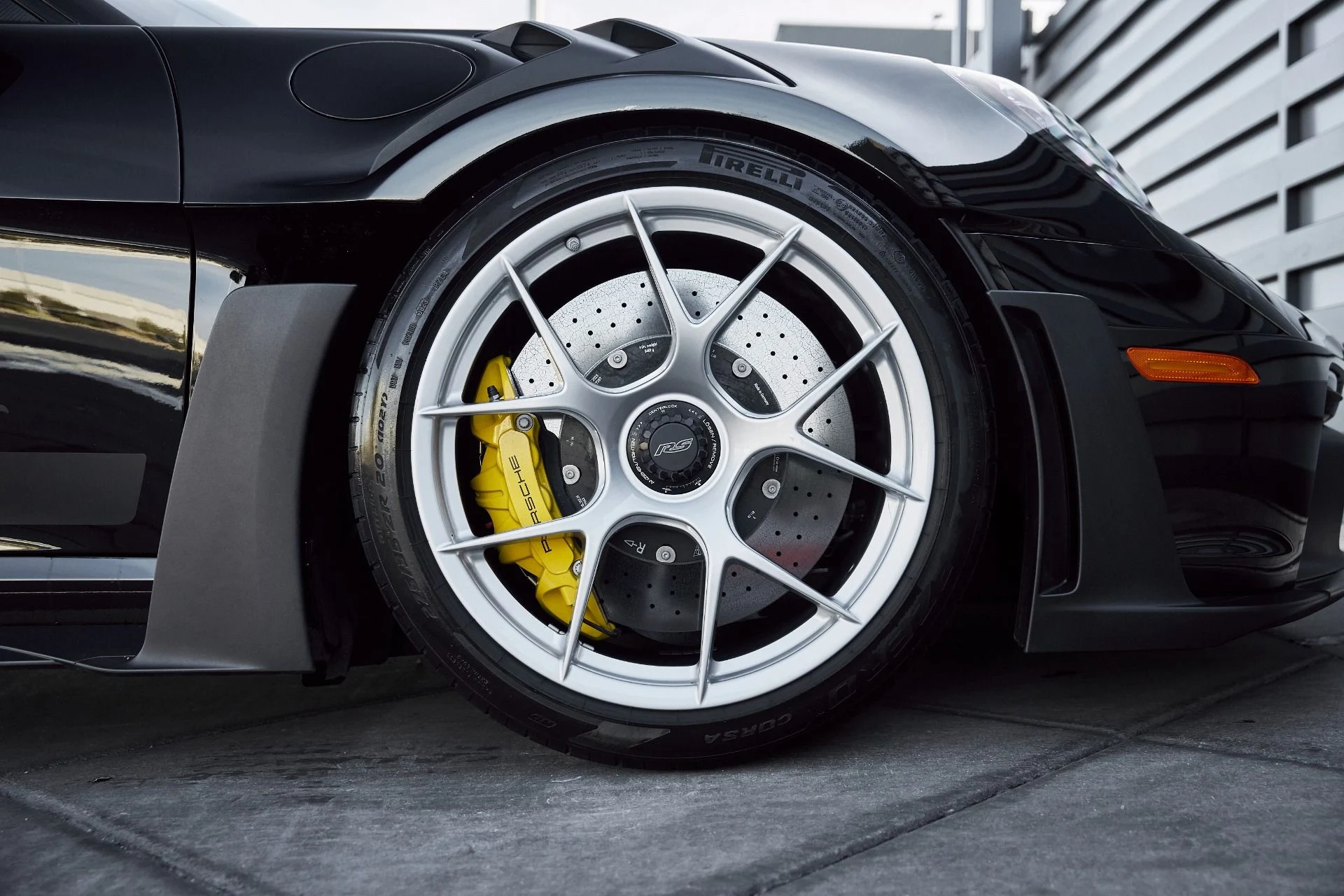 mph025_1244906335_Used_2024_Porsche_911_GT_3_RS_1766112741_5f01f84004