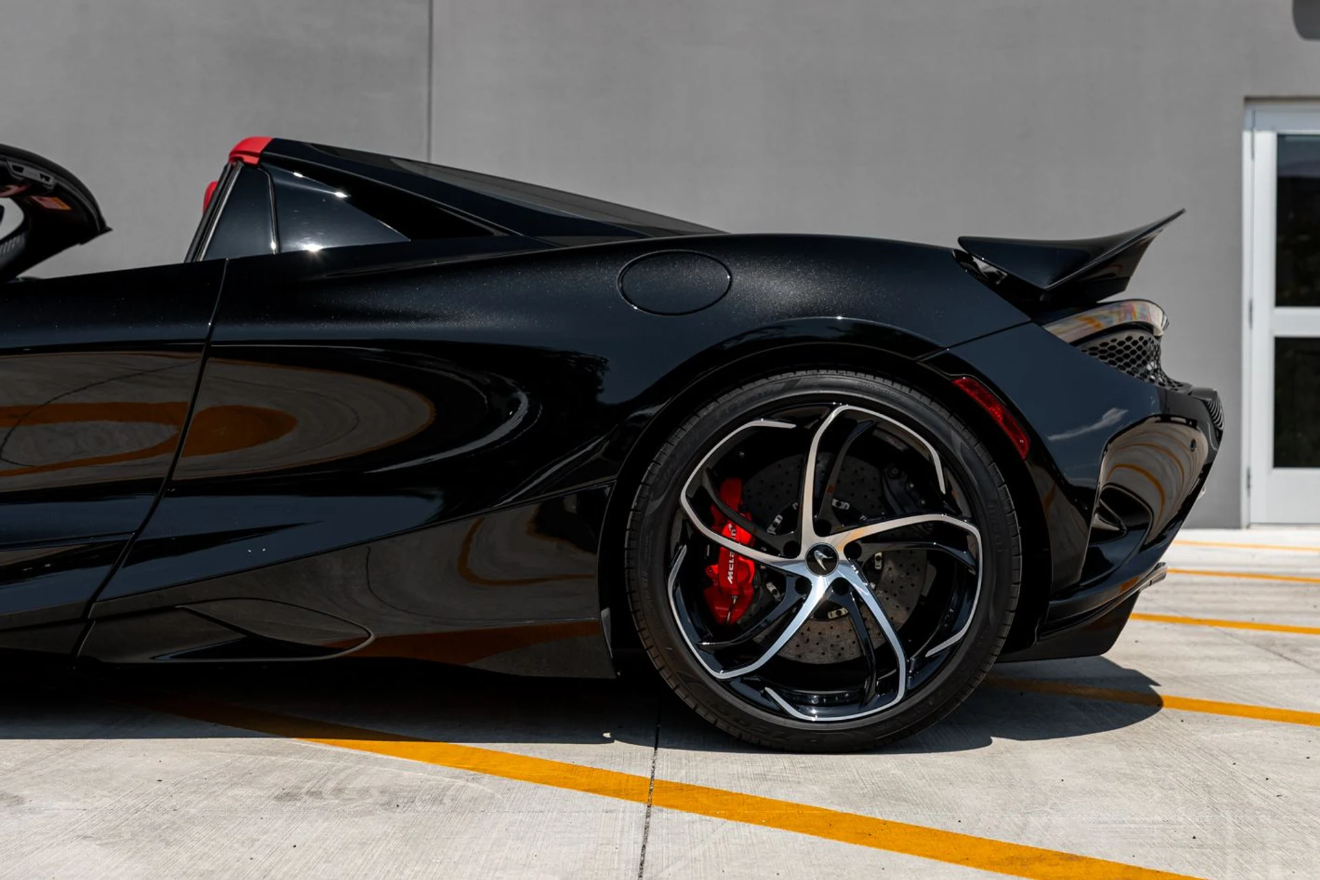 mph025_1255789315_550_p27_l_01fa3e5faa