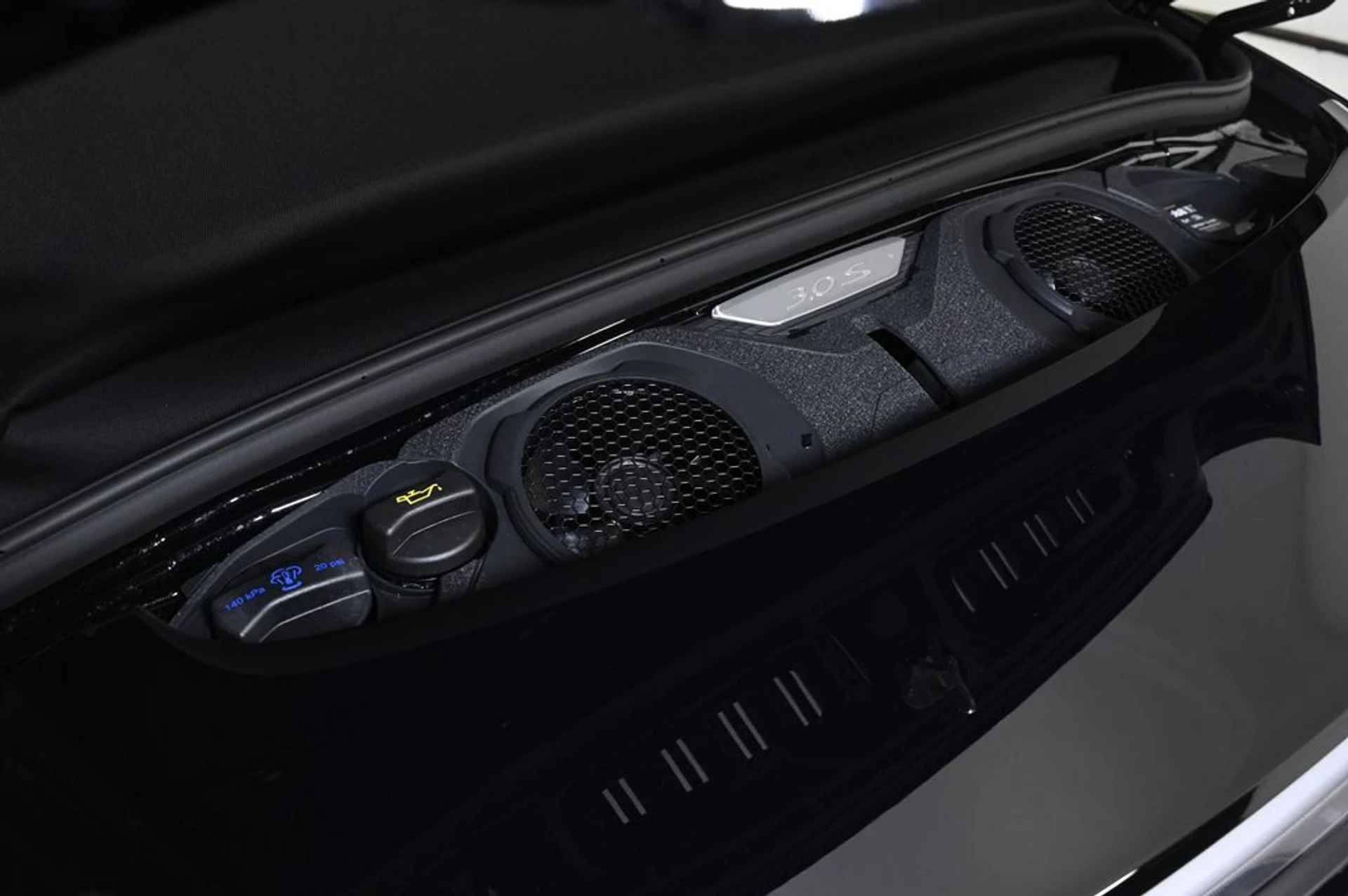 mph025_1255915550_0be8c45e7ca02ed72c205927b8d8b046x_ababd9b806