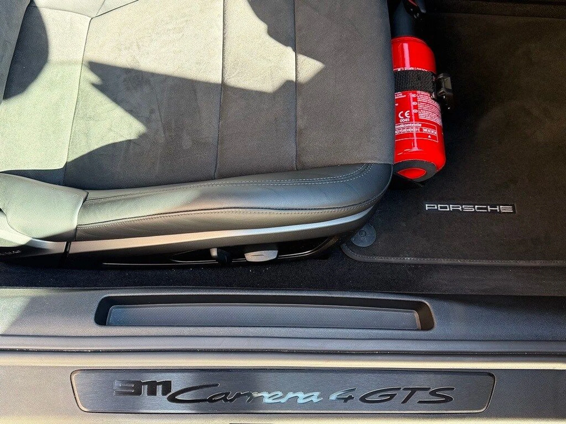 mph025_1255936355_0a7d10bffd057edc2f2c10cbaddc27b1x_c0d78ba05e