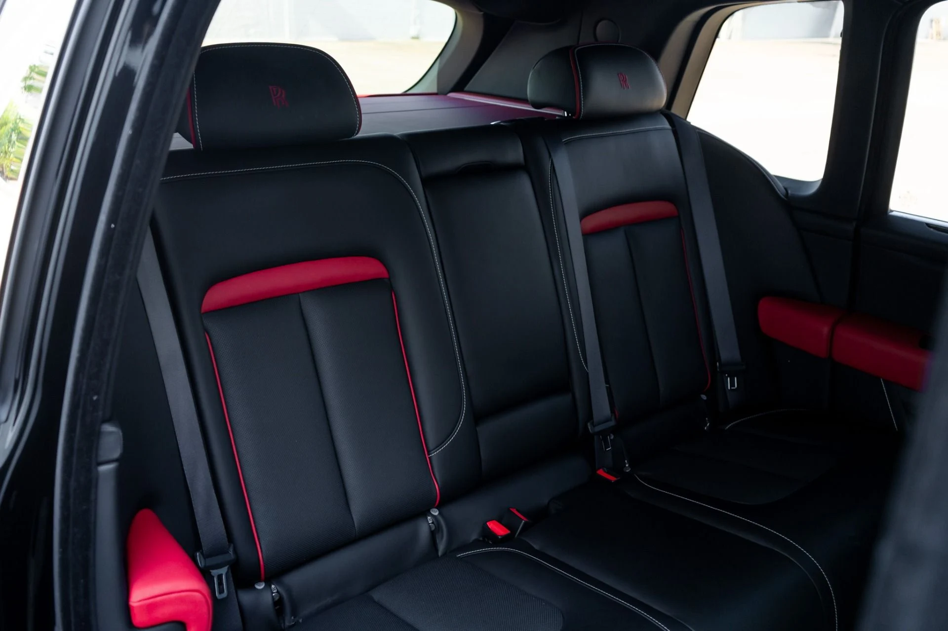 mph025_1260480893_Used_2023_Rolls_Royce_Cullinan_1765314803_64d8cb92d3