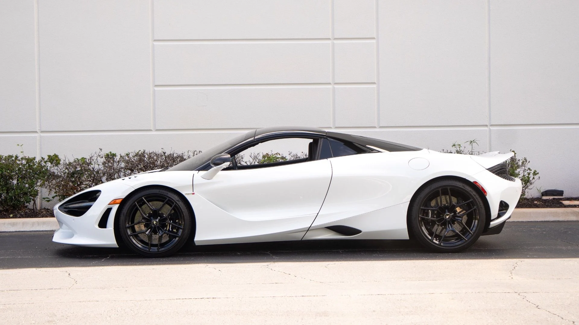 mph025_127286527_Used_2024_Mc_Laren_750_S_Spider_1753306254_3facd2af97