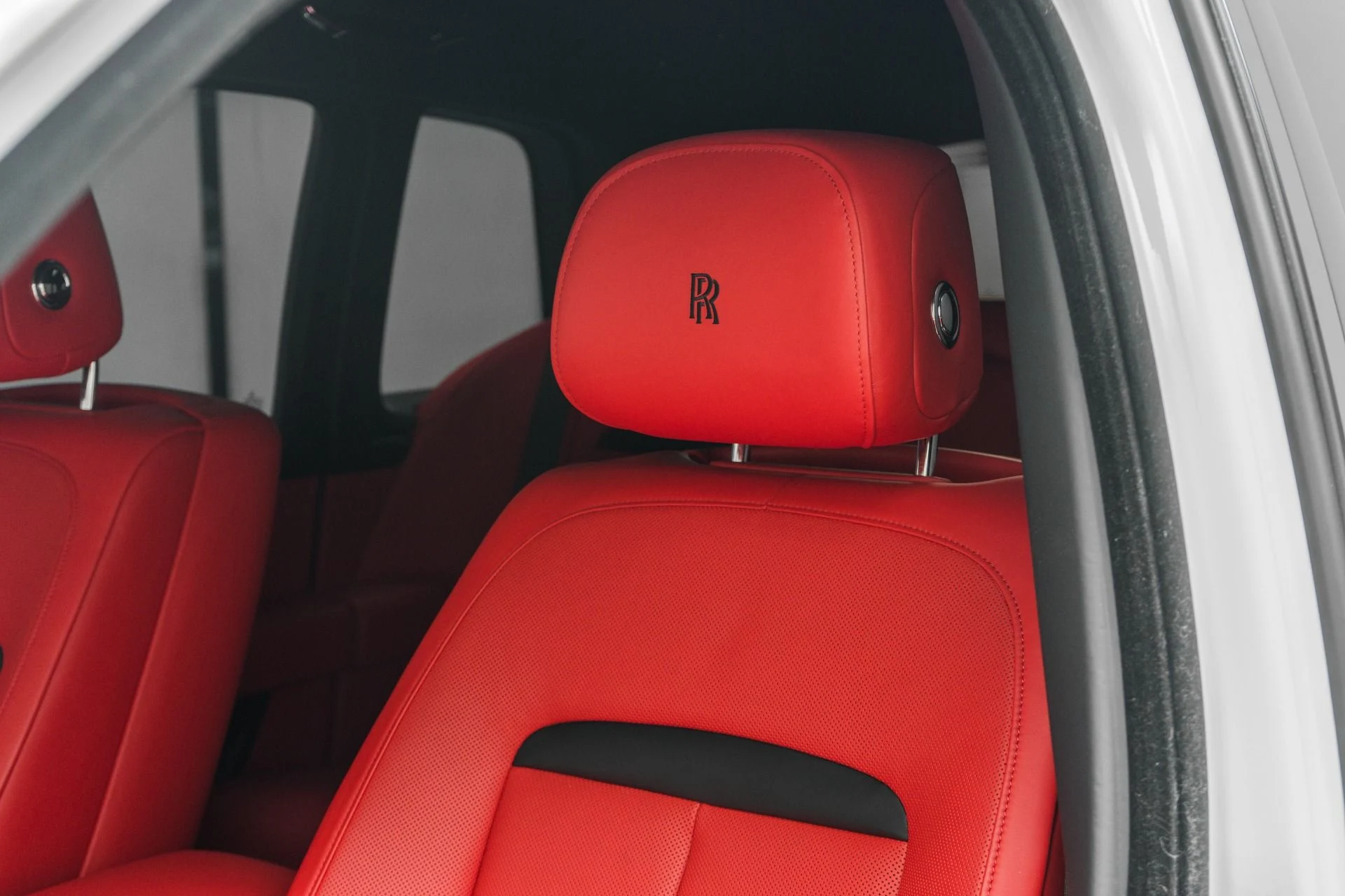 mph025_1274876283_Used_2024_Rolls_Royce_Cullinan_Shooting_Star_Headliner_Picnic_Tables_Low_Miles_1772230993_1c13e04f47