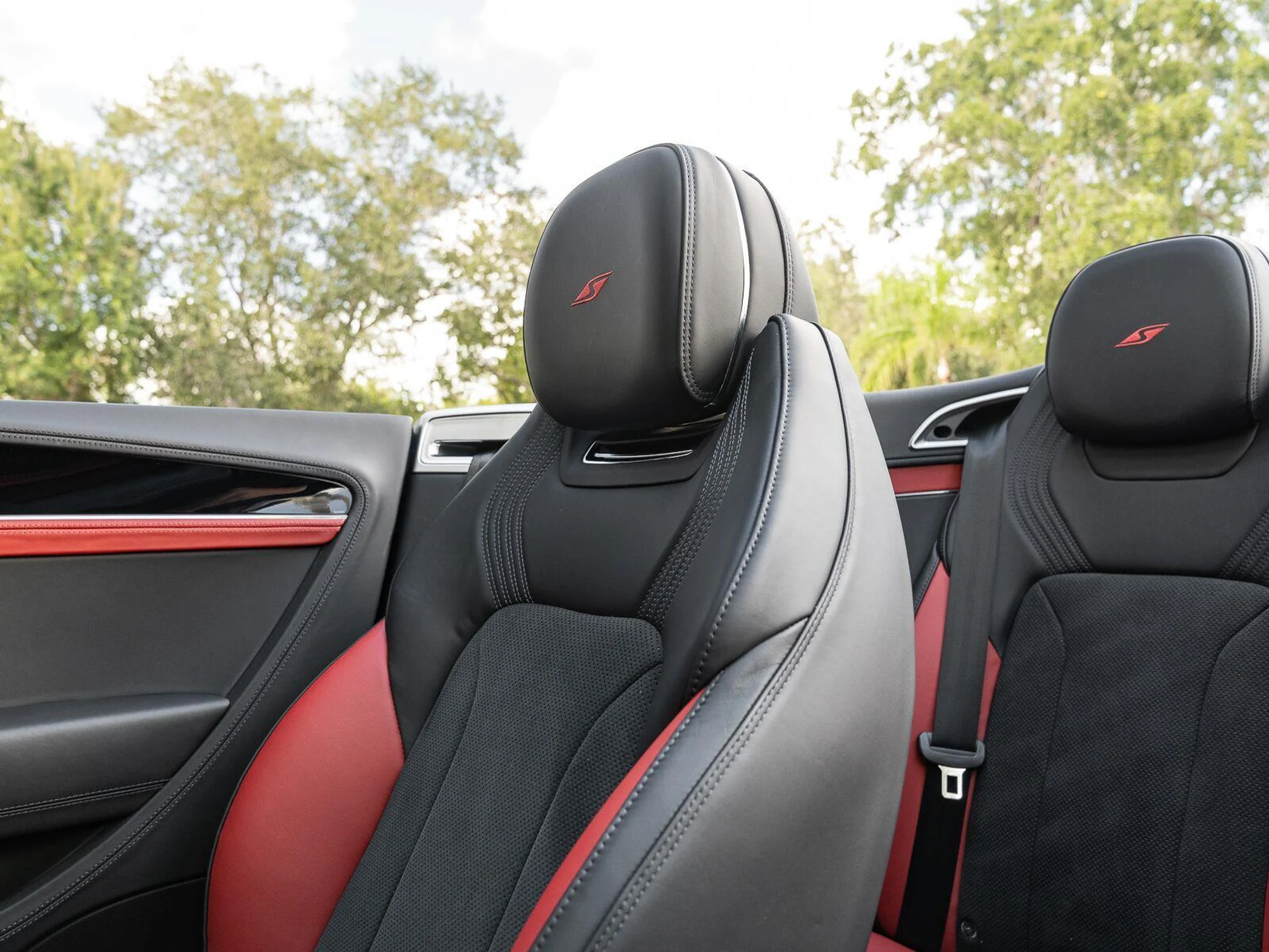 mph025_1277441561_Used_2023_Bentley_Continental_GTC_S_V8_1793214126_227bee2f48