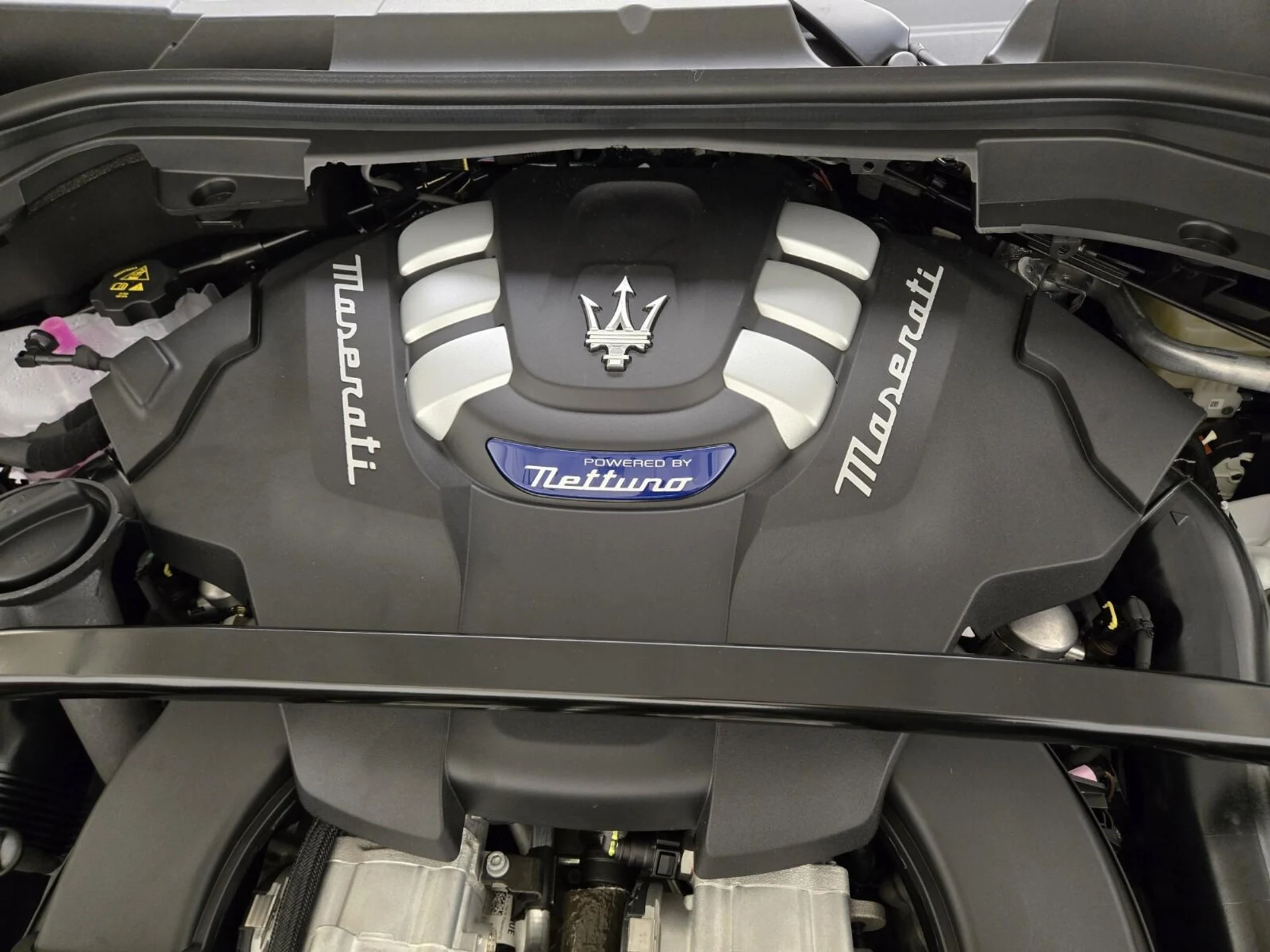 mph025_1285723817_New_2026_Maserati_Grecale_Modena_1793250931_12b54940a8