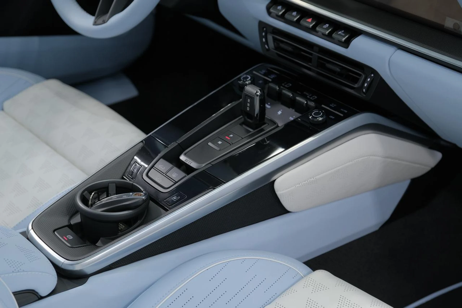 mph025_128691586_64d91a4349d662ef1c7d960ba96745d4_c245d983c4