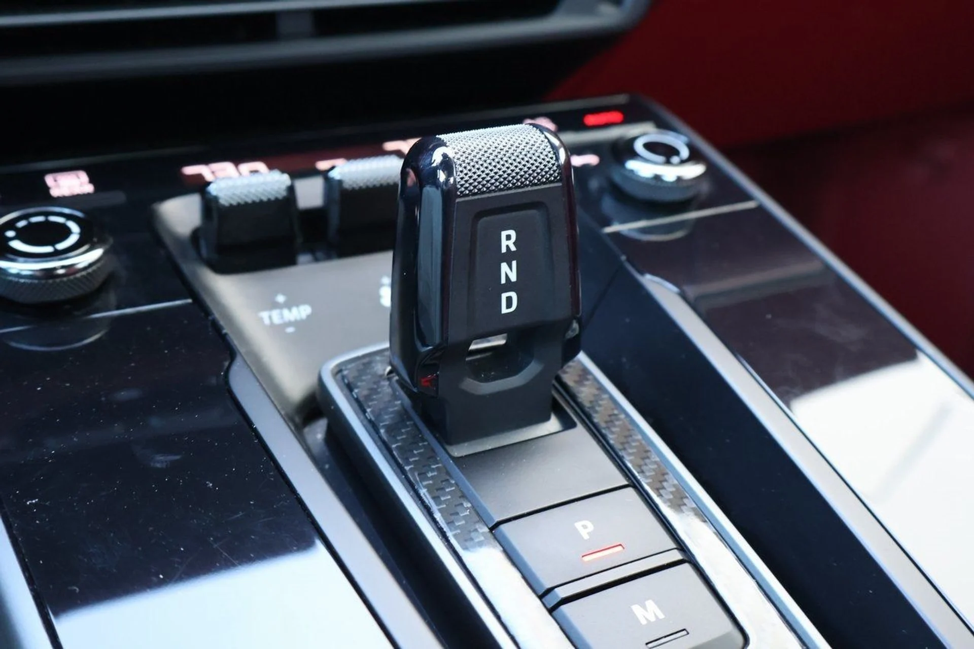 mph025_129708920_26_a737031a63