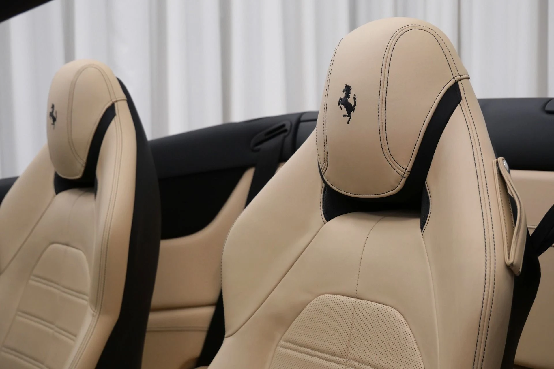 mph025_1297585670_Used_2017_Ferrari_California_T_1759252098_4ce0b0ded7