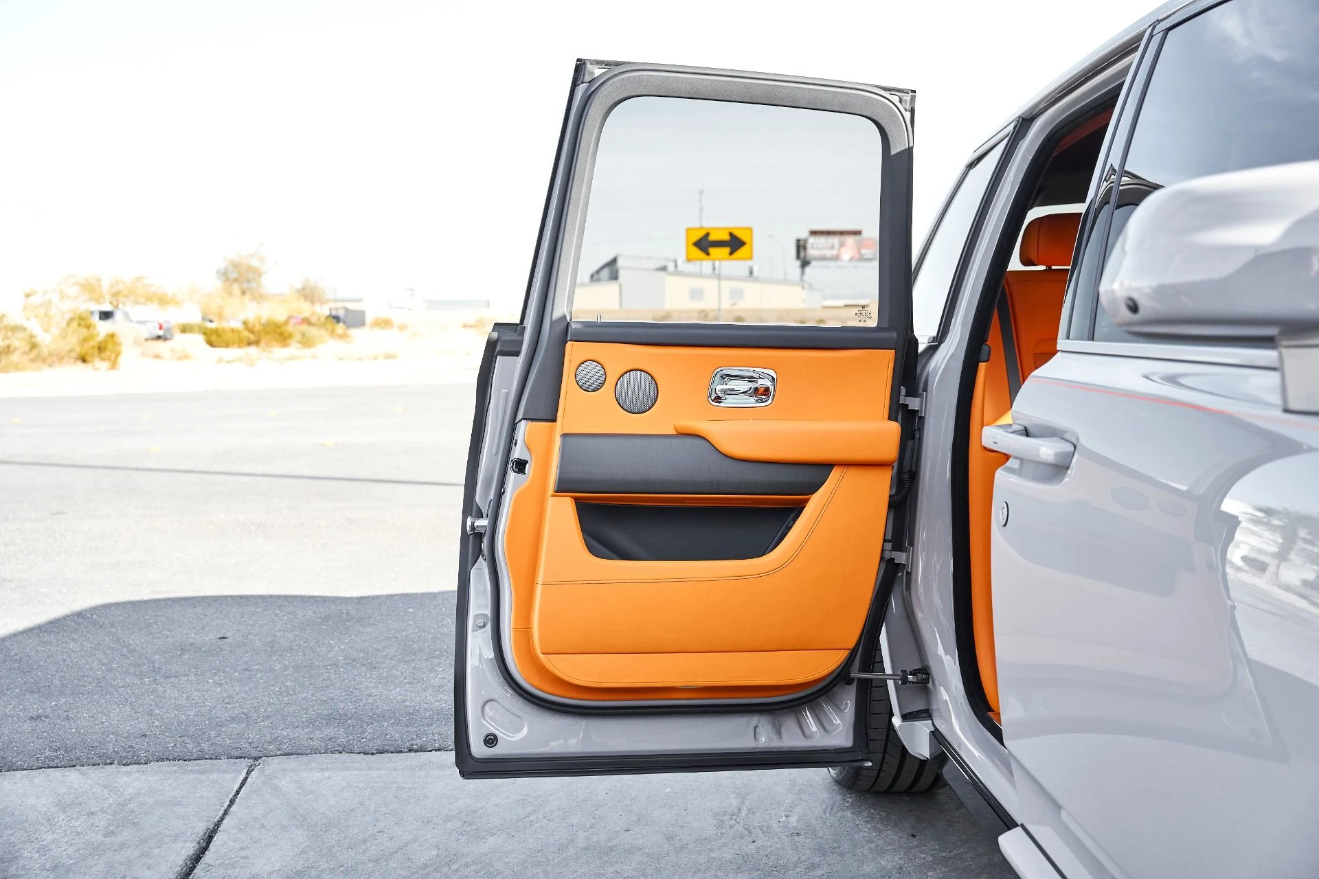 mph025_1297588259_Used_2025_Rolls_Royce_Cullinan_1766456620_8f383a4c16