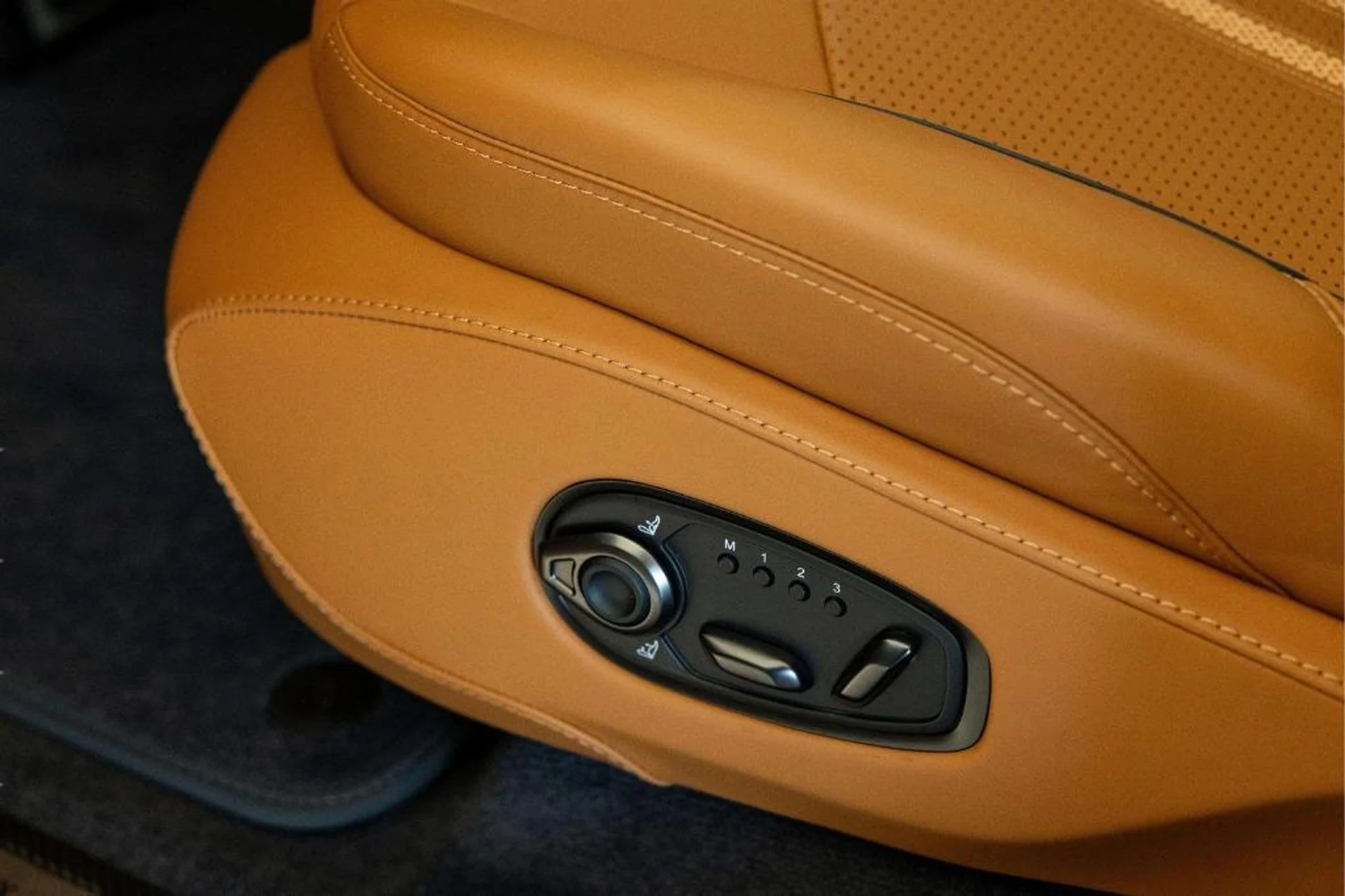 mph025_1300858821_8_NWZ_0_L_Ni_Fl_Y_Jp_WB_Nc_D_Vg_I_Cd_Czc_a3d82e0bf4