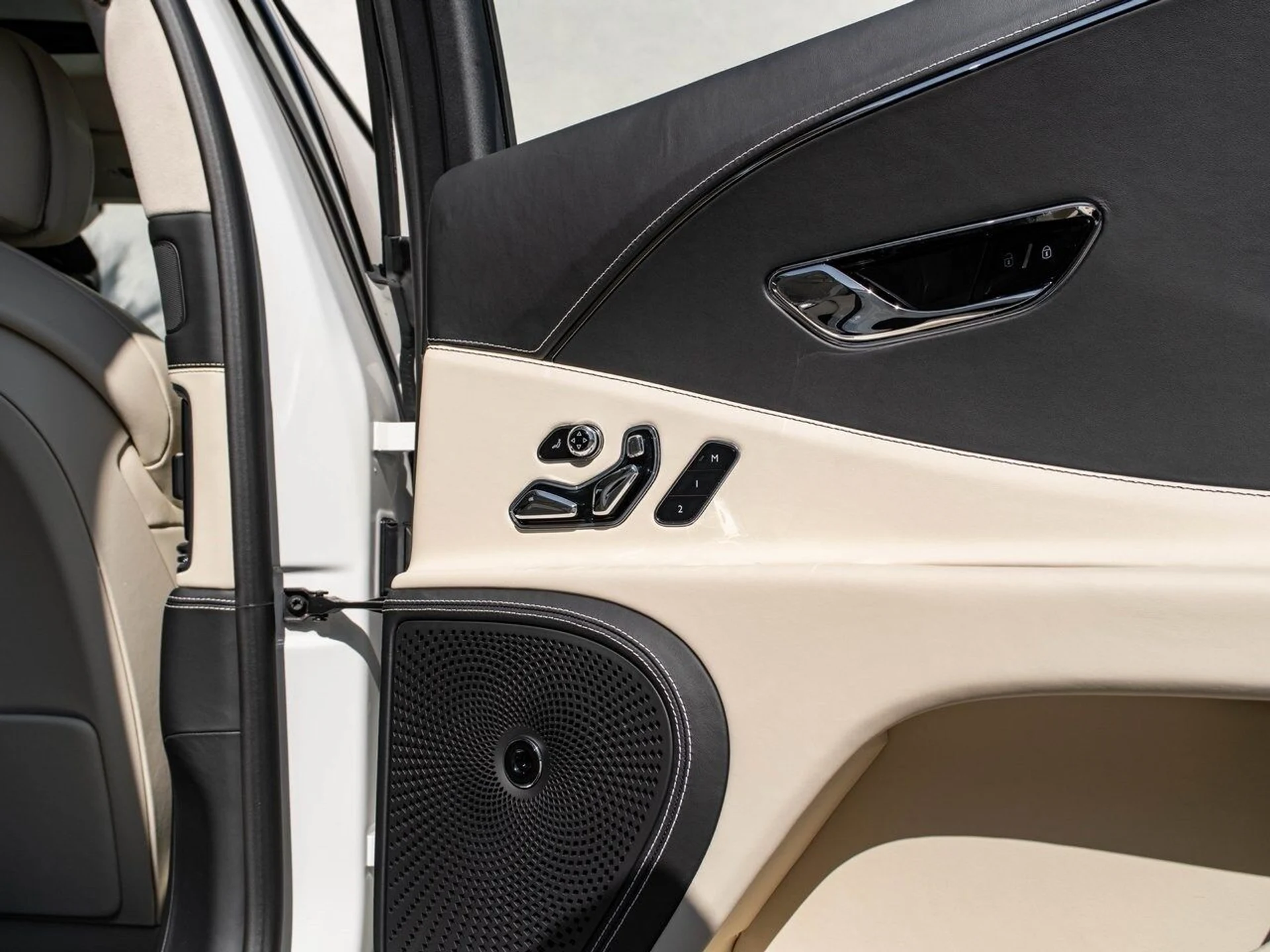 mph025_1307364439_90c102bb3fabee3604bb8d468ecb245dx_916b4340d1