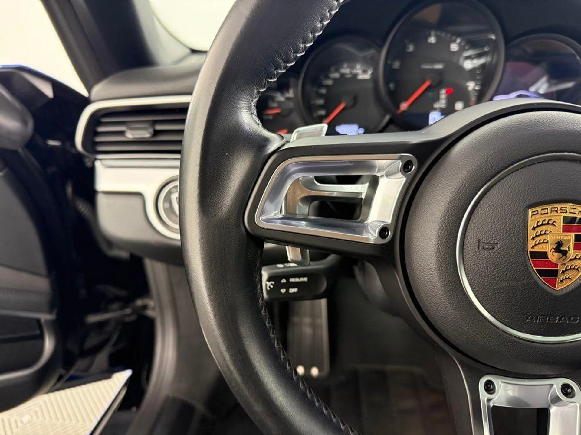 mph025_1313708170_D_Cp_B_tk9a_Ll_Fwi6_H_Hh_Dxi_Jkt_U_668aad5070