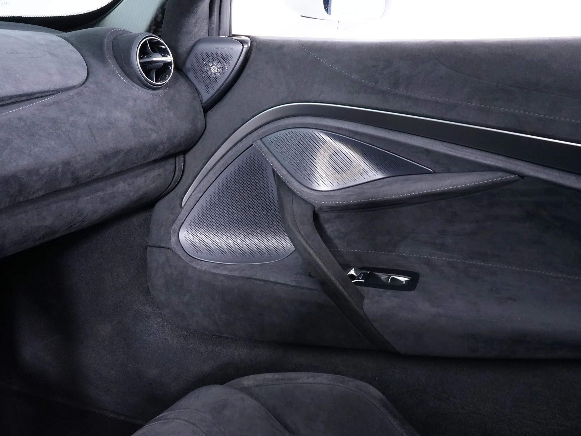 mph025_1319713299_da4b72952fdbf74b81a6ef9c804426bdx_1212f8a98b