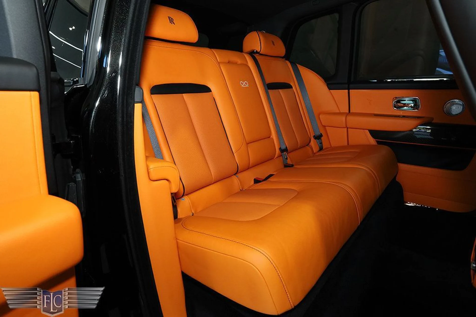 mph025_1321584523_used_2023_rolls_royce_cullinan_blackbadgesportutility_9689_23001935_26_1024_d355cd8b6b