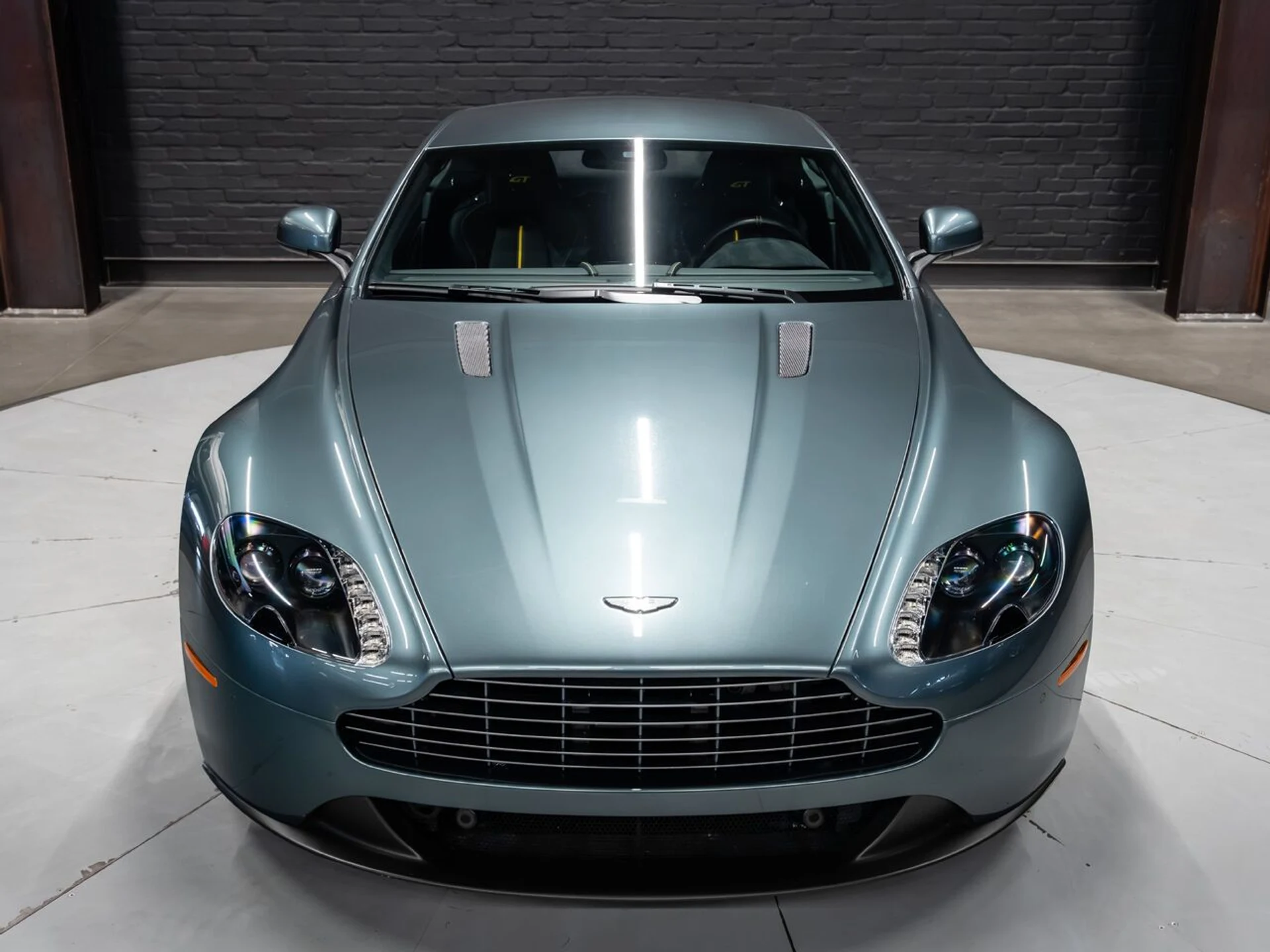 mph025_1322970648_aston_martin_v8_vantage_2015_88b1fb16fa