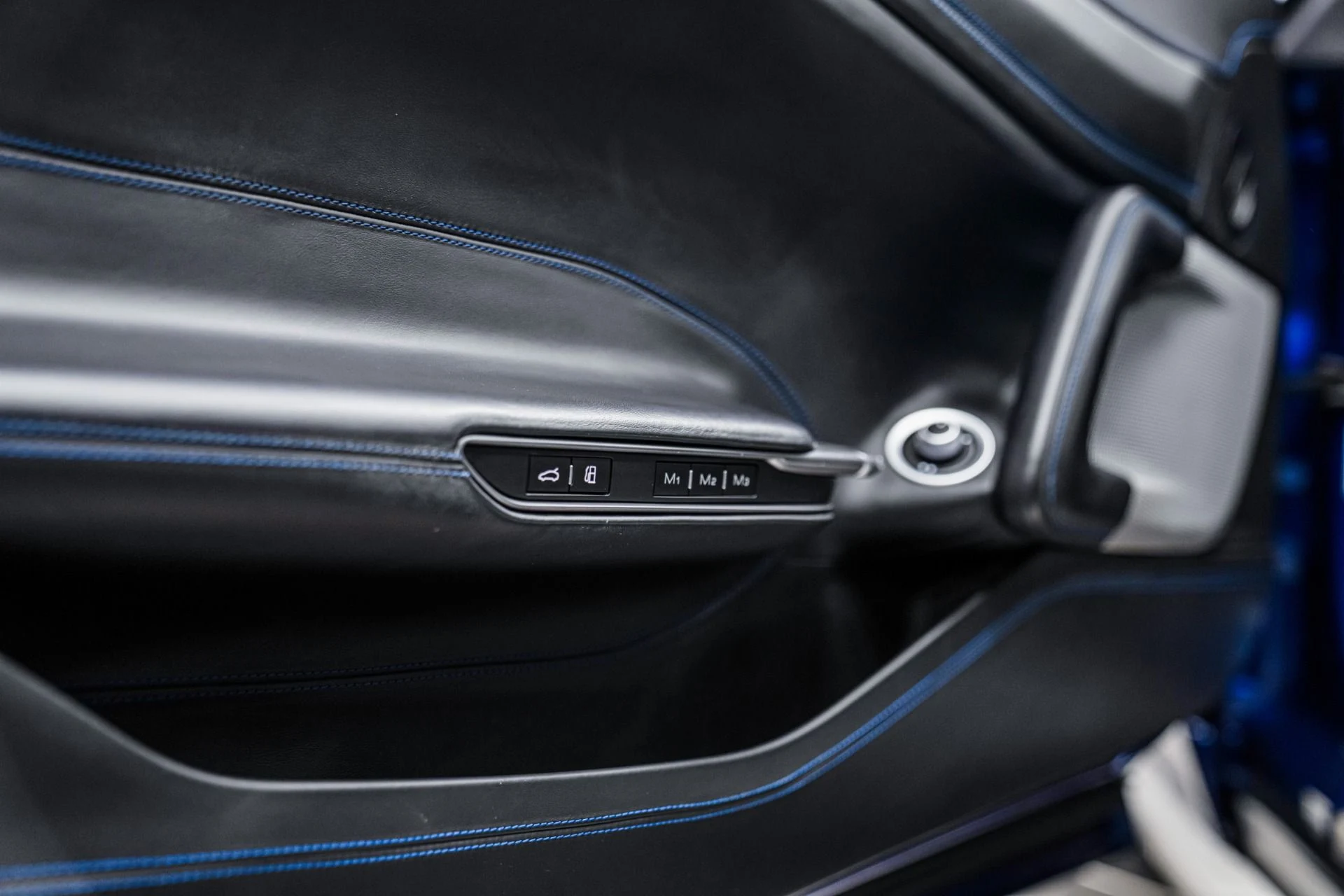 mph025_1325176588_Used_2019_Ferrari_GTC_4_Lusso_V12_1762198227_e8413b300d