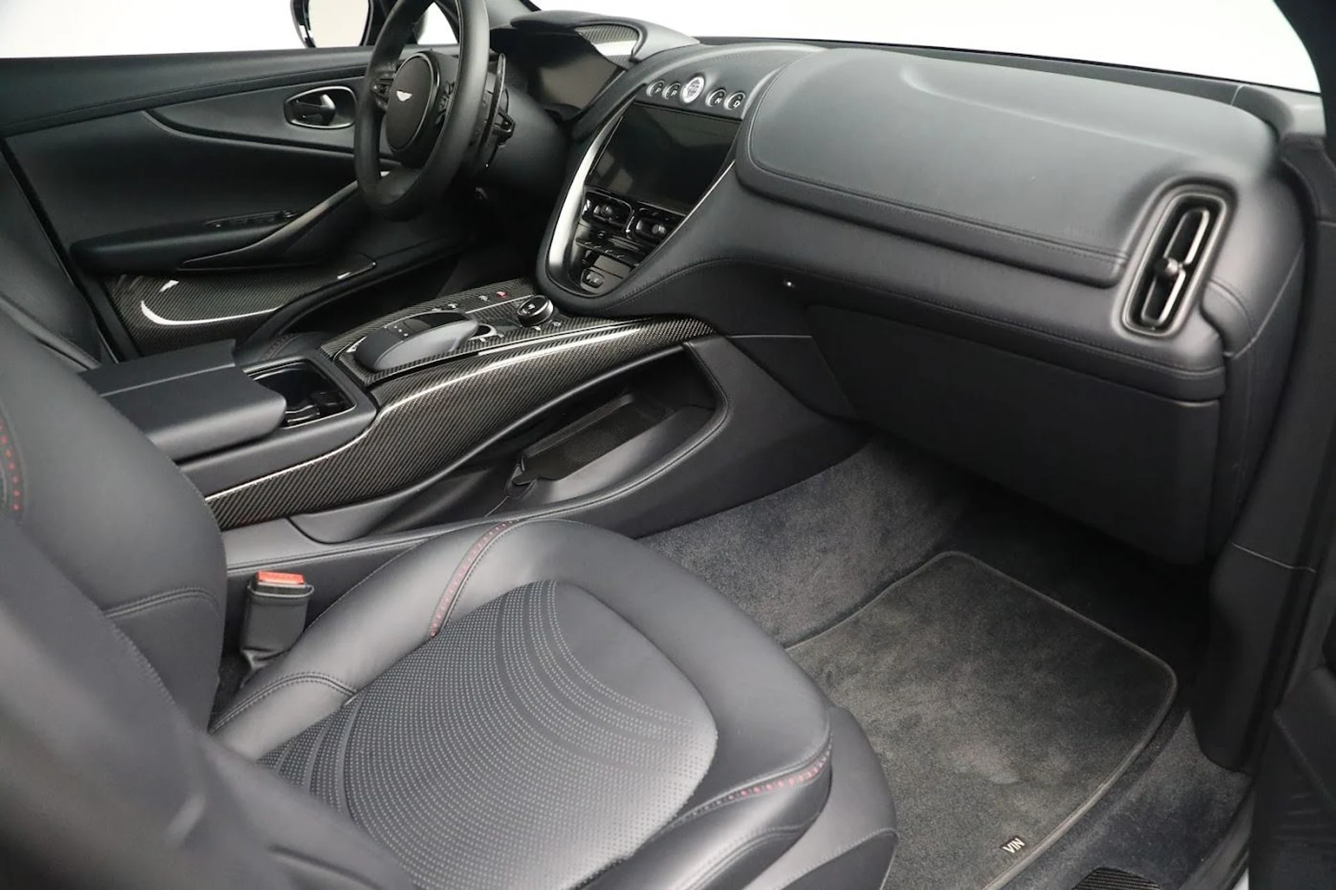 mph025_1328158985_Used_2023_Aston_Martin_DBX_707_5bc199a612