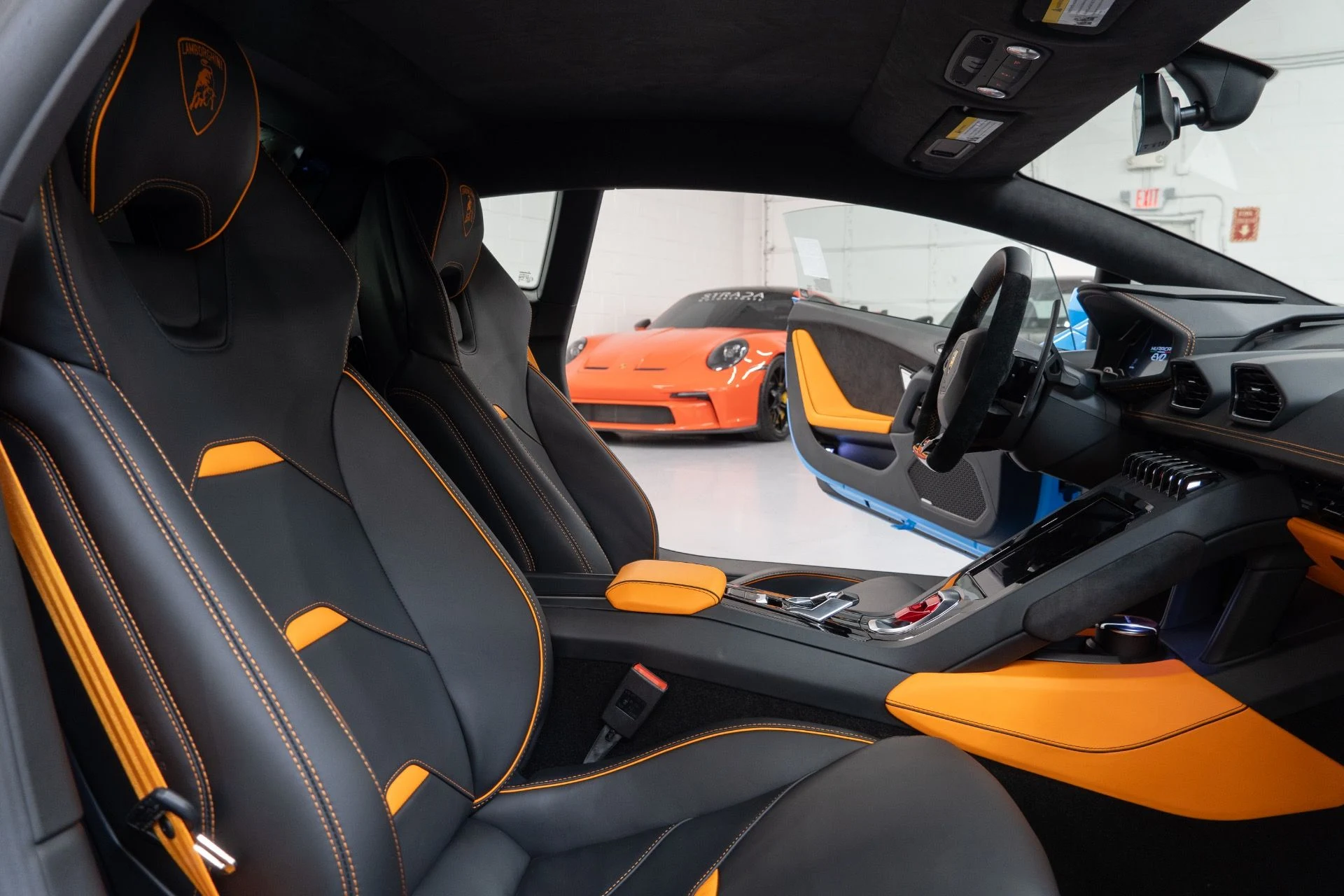 mph025_1331475012_Used_2022_Lamborghini_Huracan_EVO_1760474272_f40fbffccc
