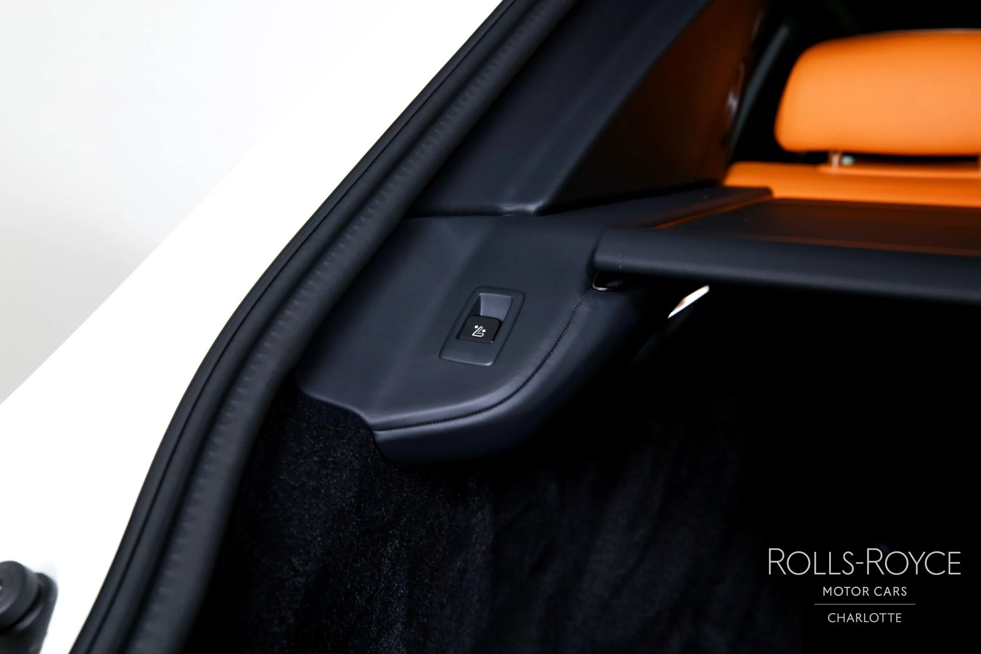 mph025_1332527783_Used_2025_Rolls_Royce_Black_Badge_Cullinan_1773240506_0074f0ae18