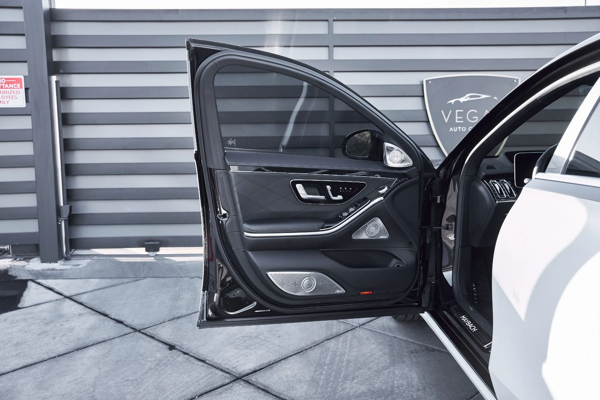 mph025_1335171167_Used_2023_Mercedes_Benz_S_Class_Maybach_S_680_1769803985_ab09ce7fda