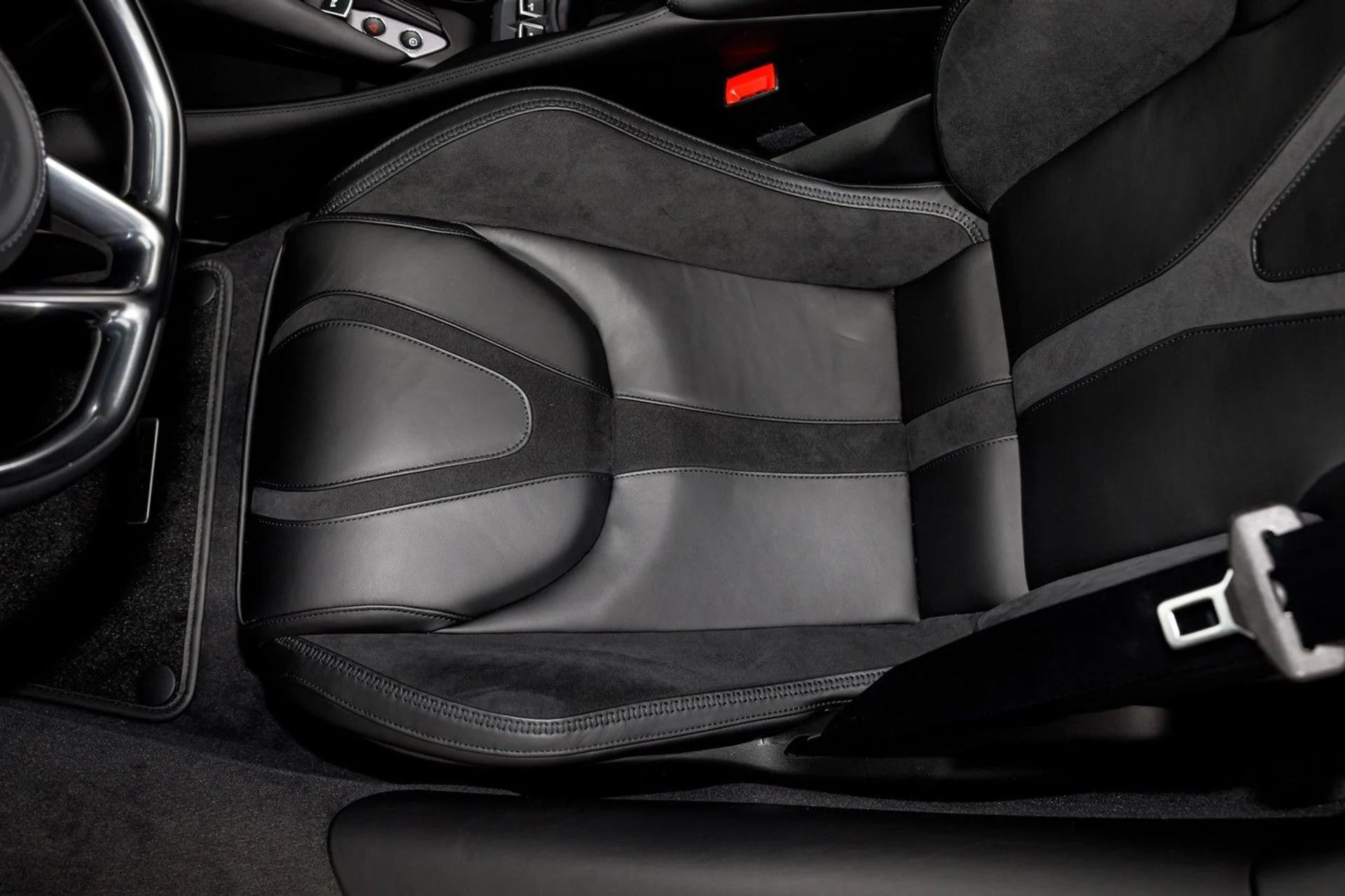 mph025_134181815_630_p26_l_5e8b1cb1a3