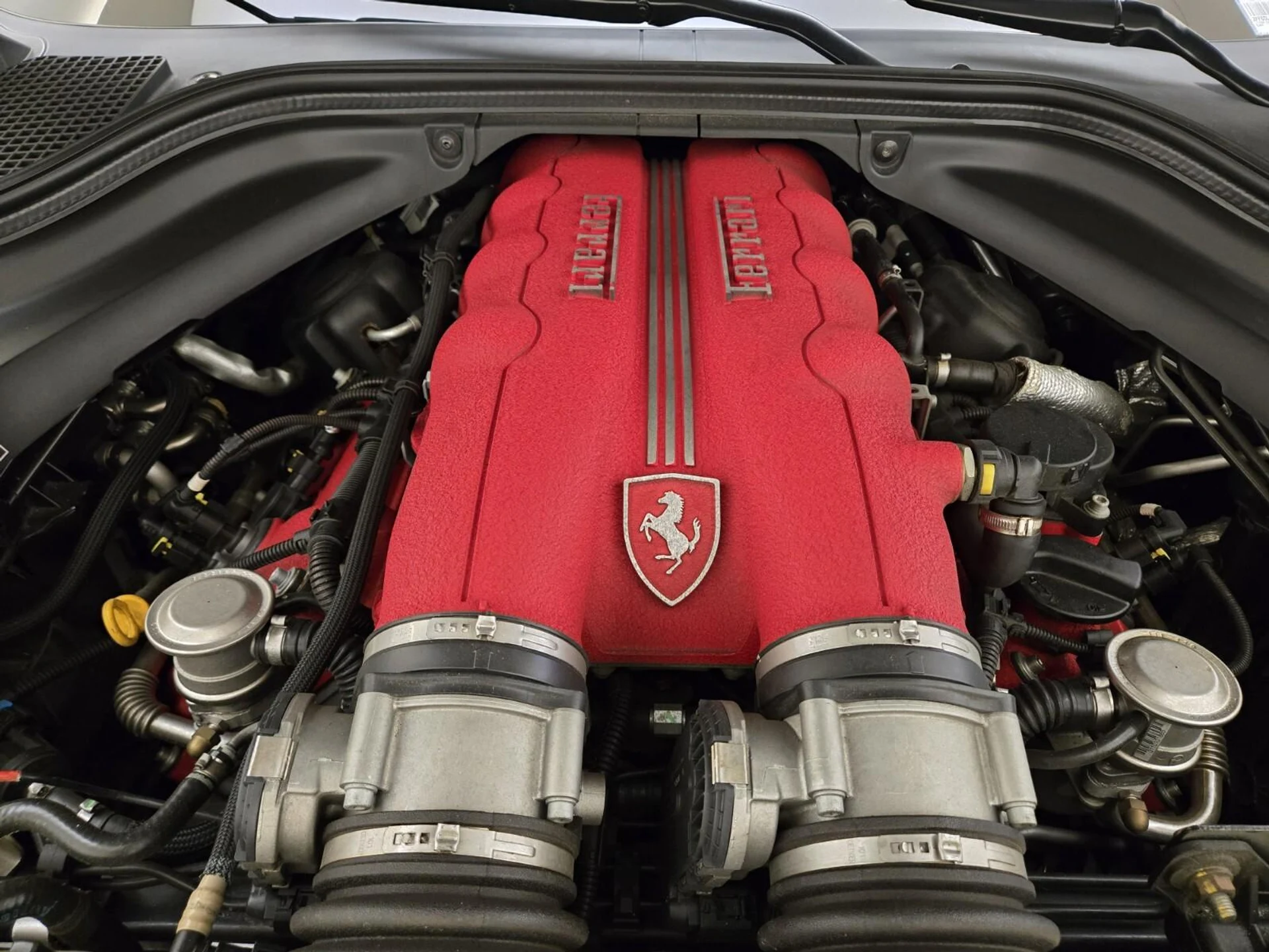 mph025_134726328_Used_2012_Ferrari_California_1753249612_bceaabfe23