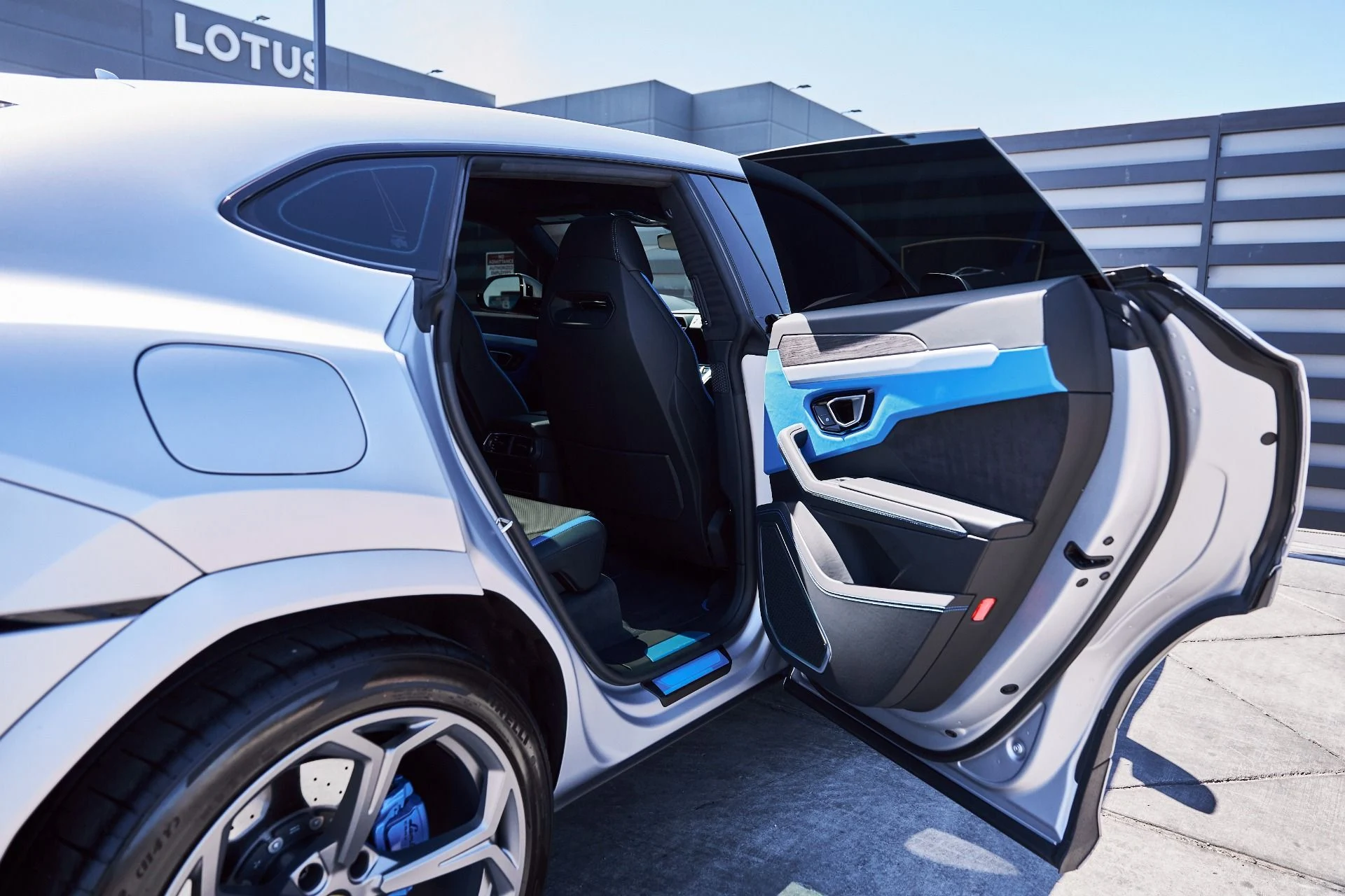 mph025_1355211708_Used_2024_Lamborghini_Urus_S_1775866723_d30cd4daa7