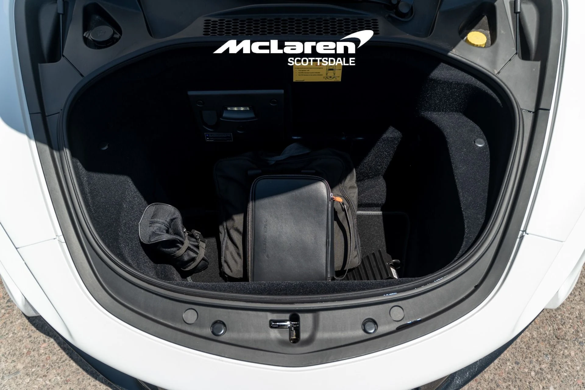 mph025_1358765773_Used_2026_MCLAREN_ARTURA_1781288579_e86d715c8e