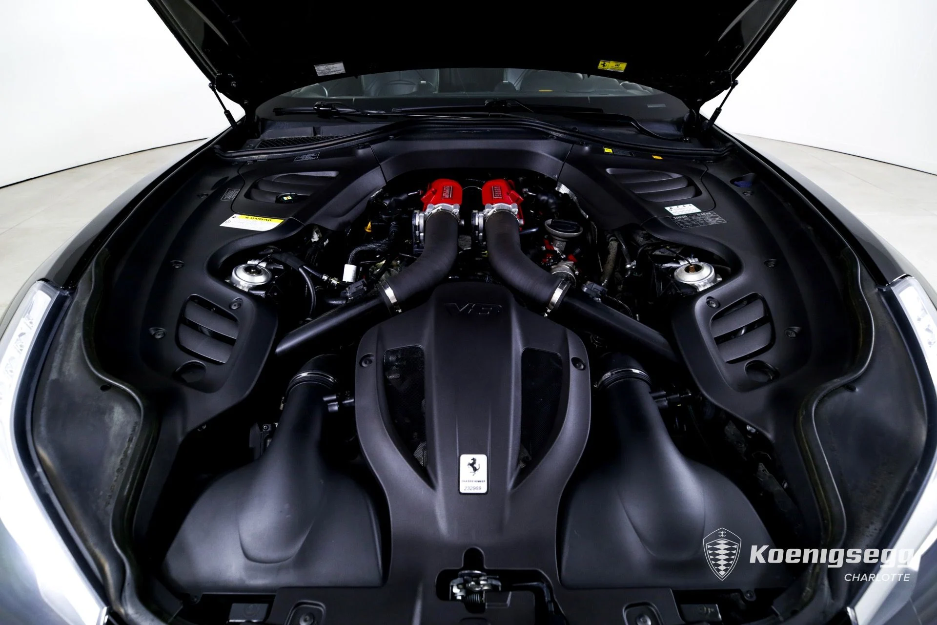 mph025_136374361_Used_2018_Ferrari_GTC_4_Lusso_T_1761056109_6dafaa75f6