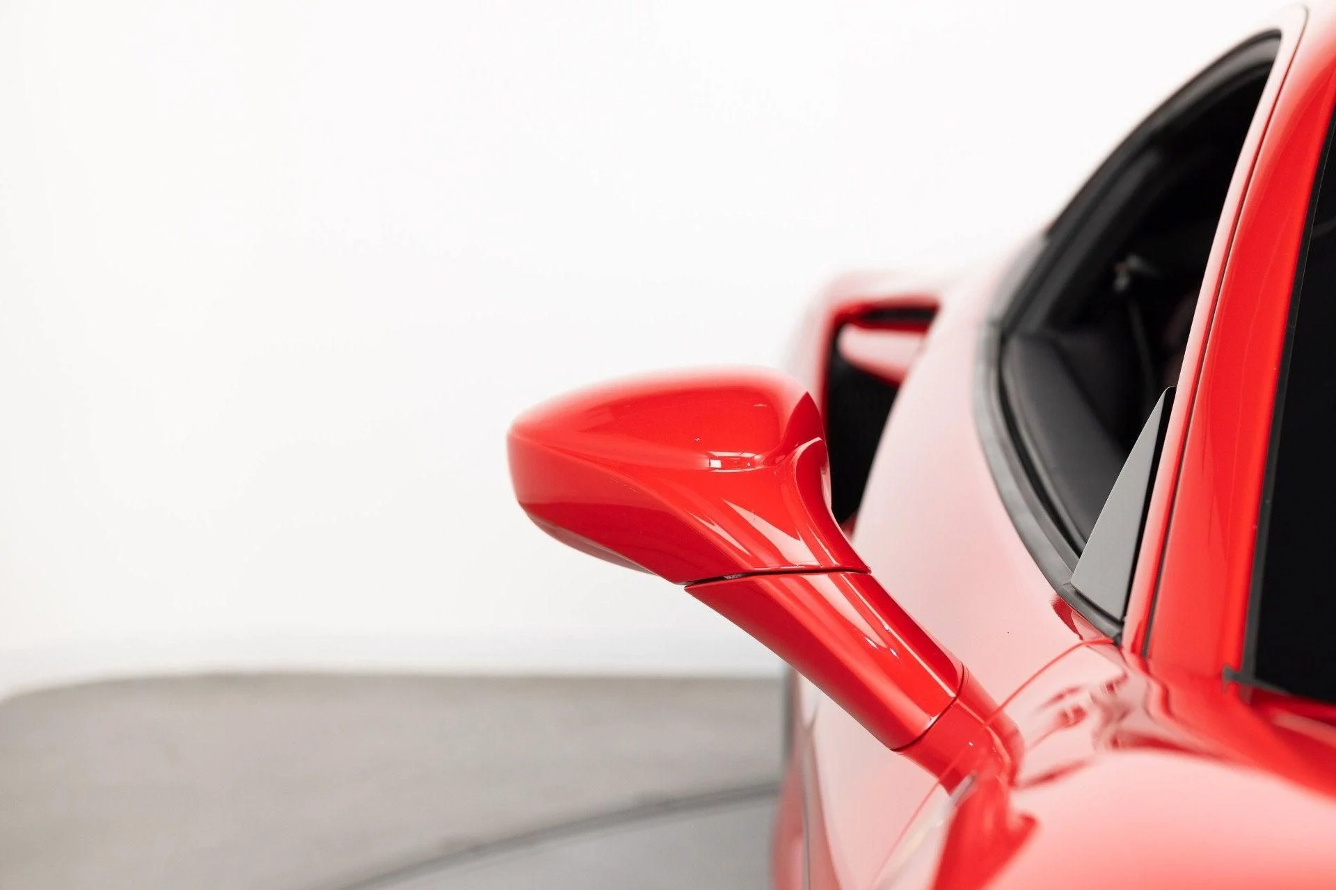 mph025_1367234312_Used_2020_Ferrari_F8_Tributo_1777367288_3c3c52a74a