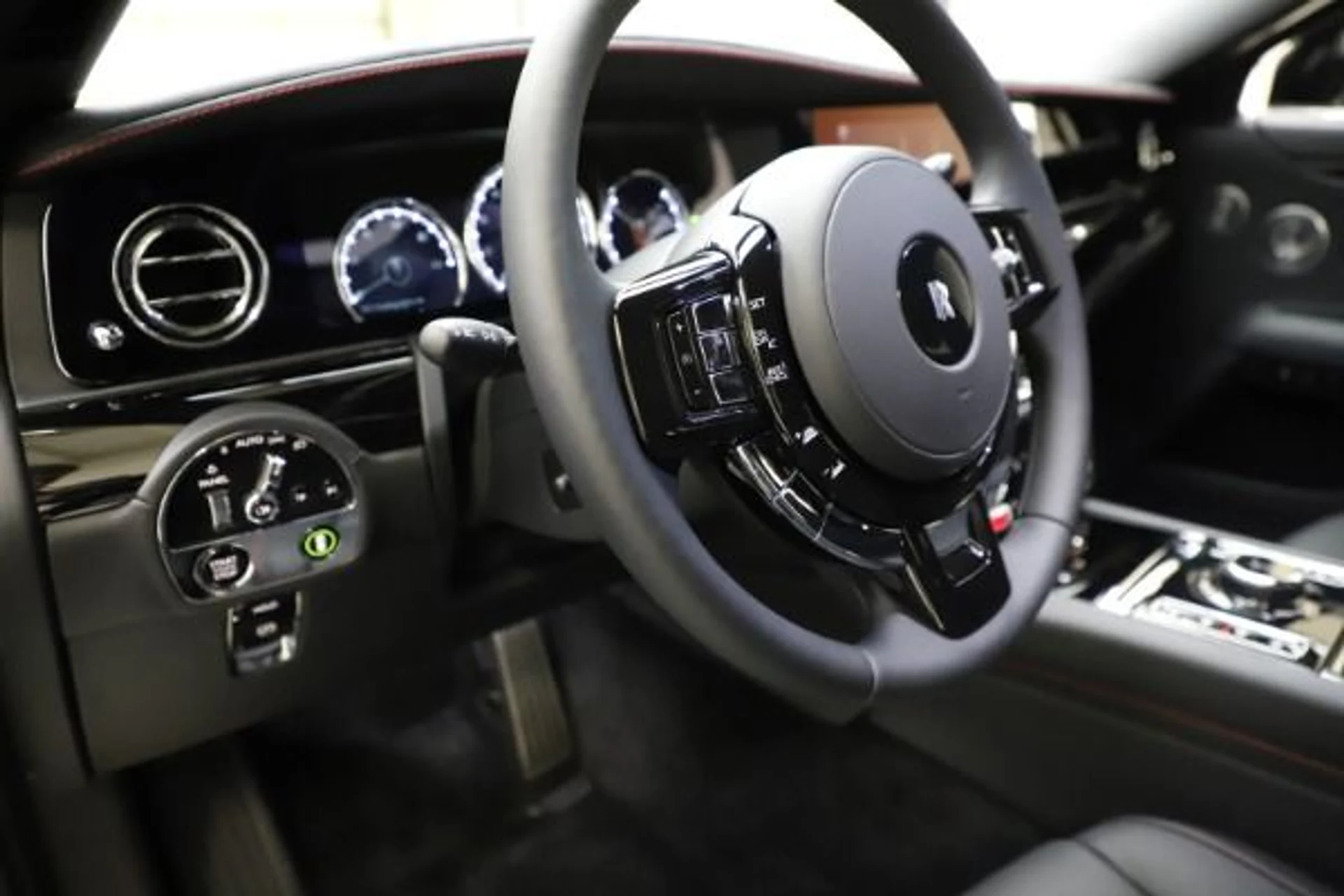 mph025_1372703096_Used_2021_Rolls_Royce_Ghost_92d1f20370