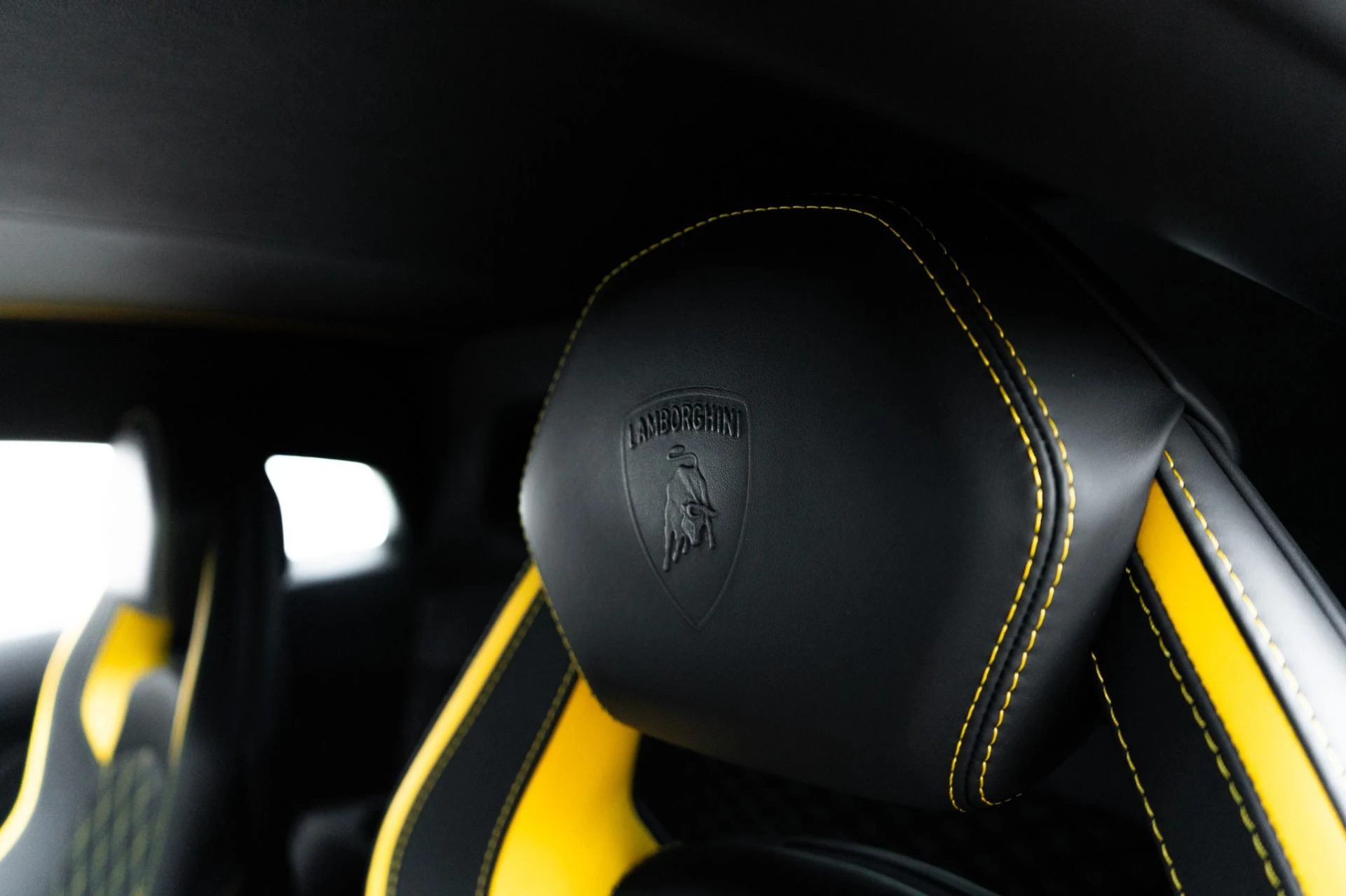mph025_1374502270_Used_2018_Lamborghini_Aventador_S_LP_740_4_S_1761083724_7f85f86014