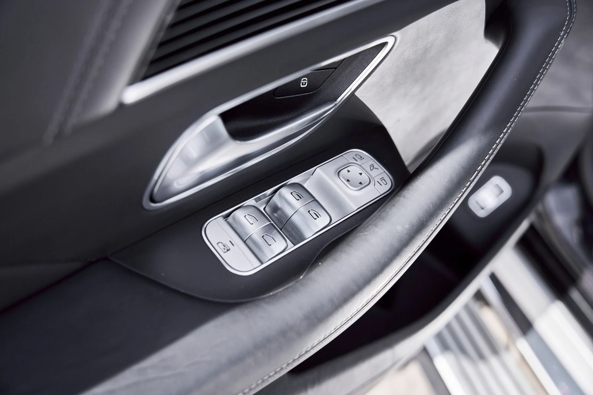 mph025_1377309795_Used_2021_Mercedes_Benz_GLS_Maybach_GLS_600_1768358350_491c48bc7b