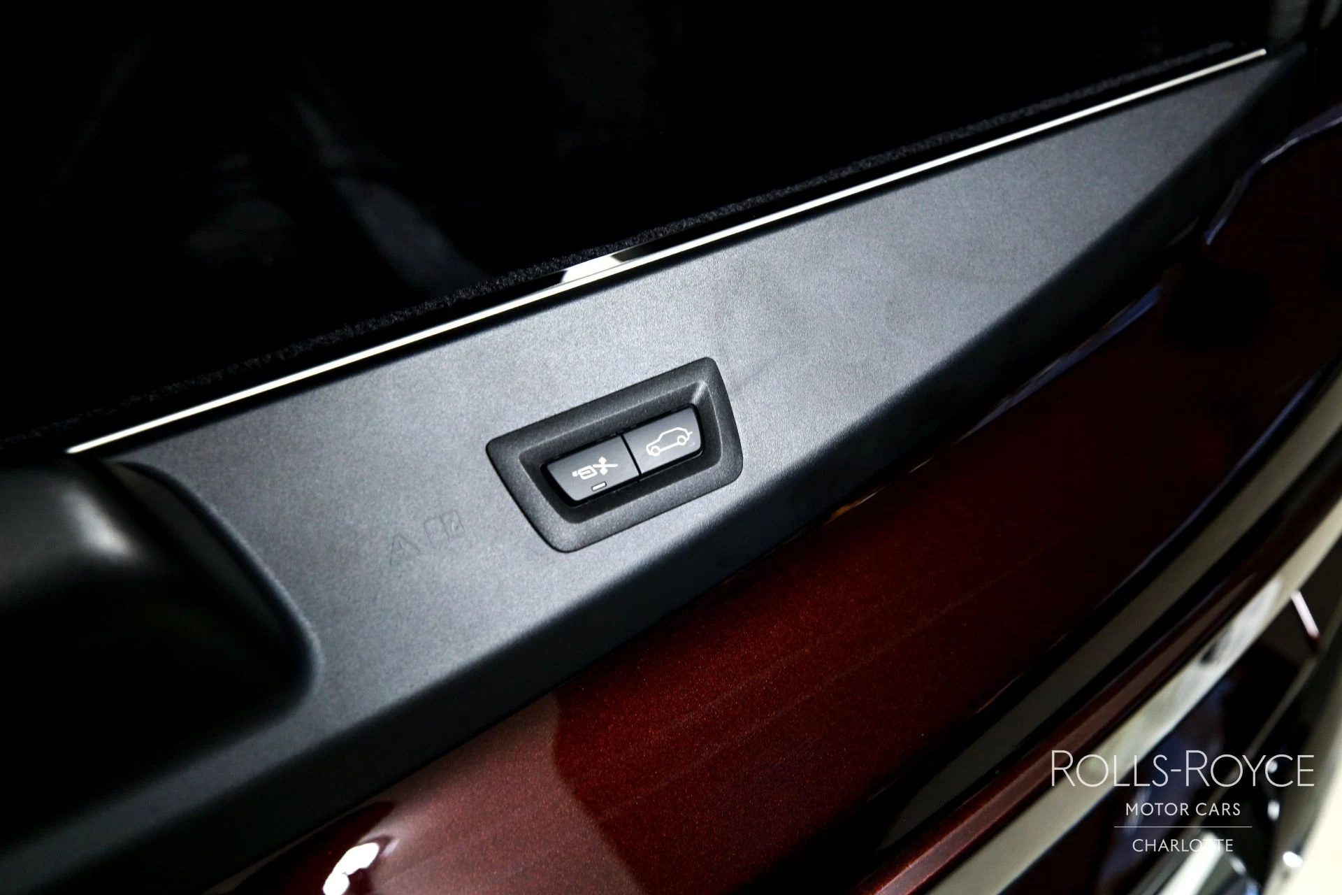 mph025_137735930_Used_2025_Rolls_Royce_Cullinan_1757716745_bb332f531f