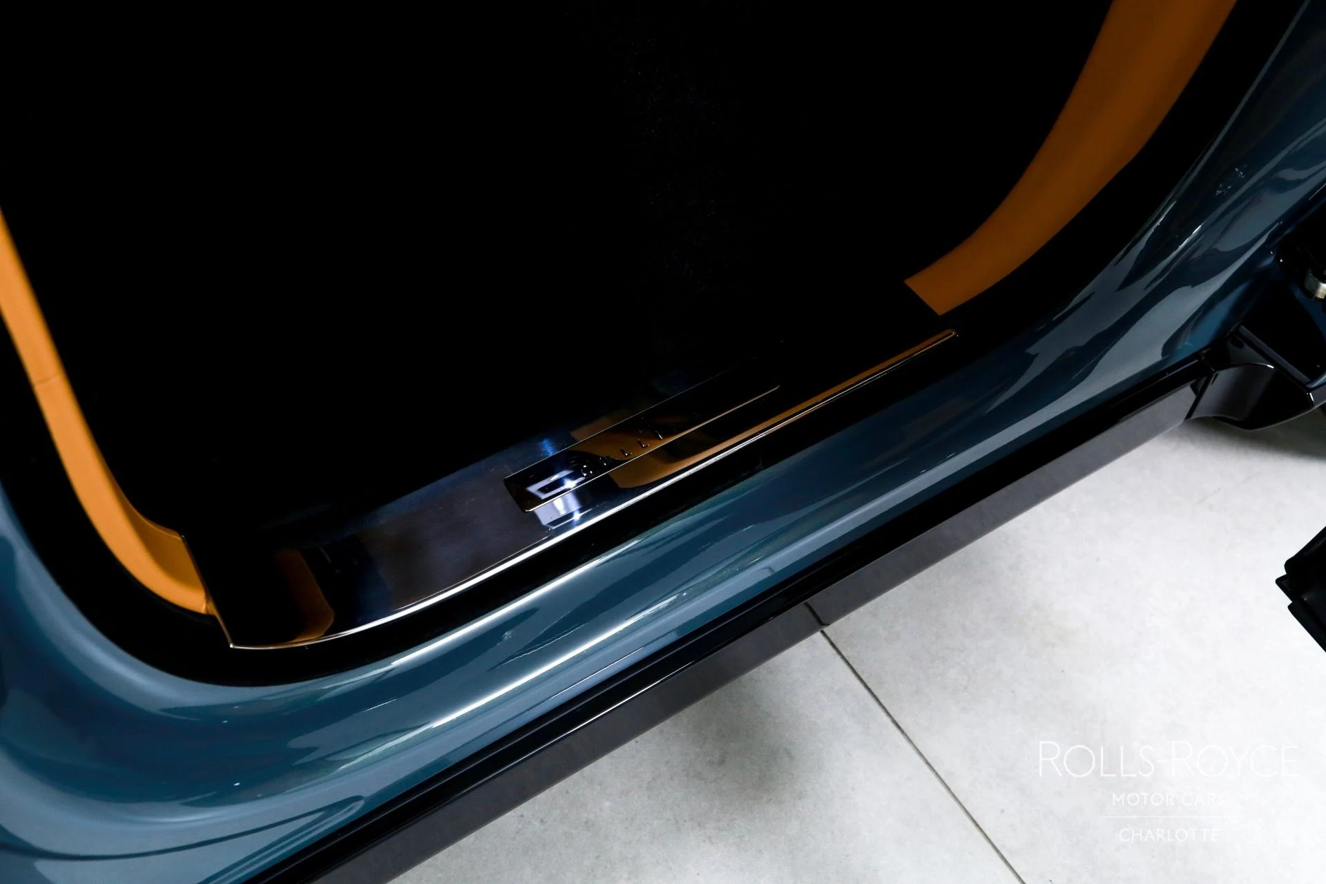 mph025_1381182542_Used_2025_Rolls_Royce_Cullinan_1759510735_9ae1919794