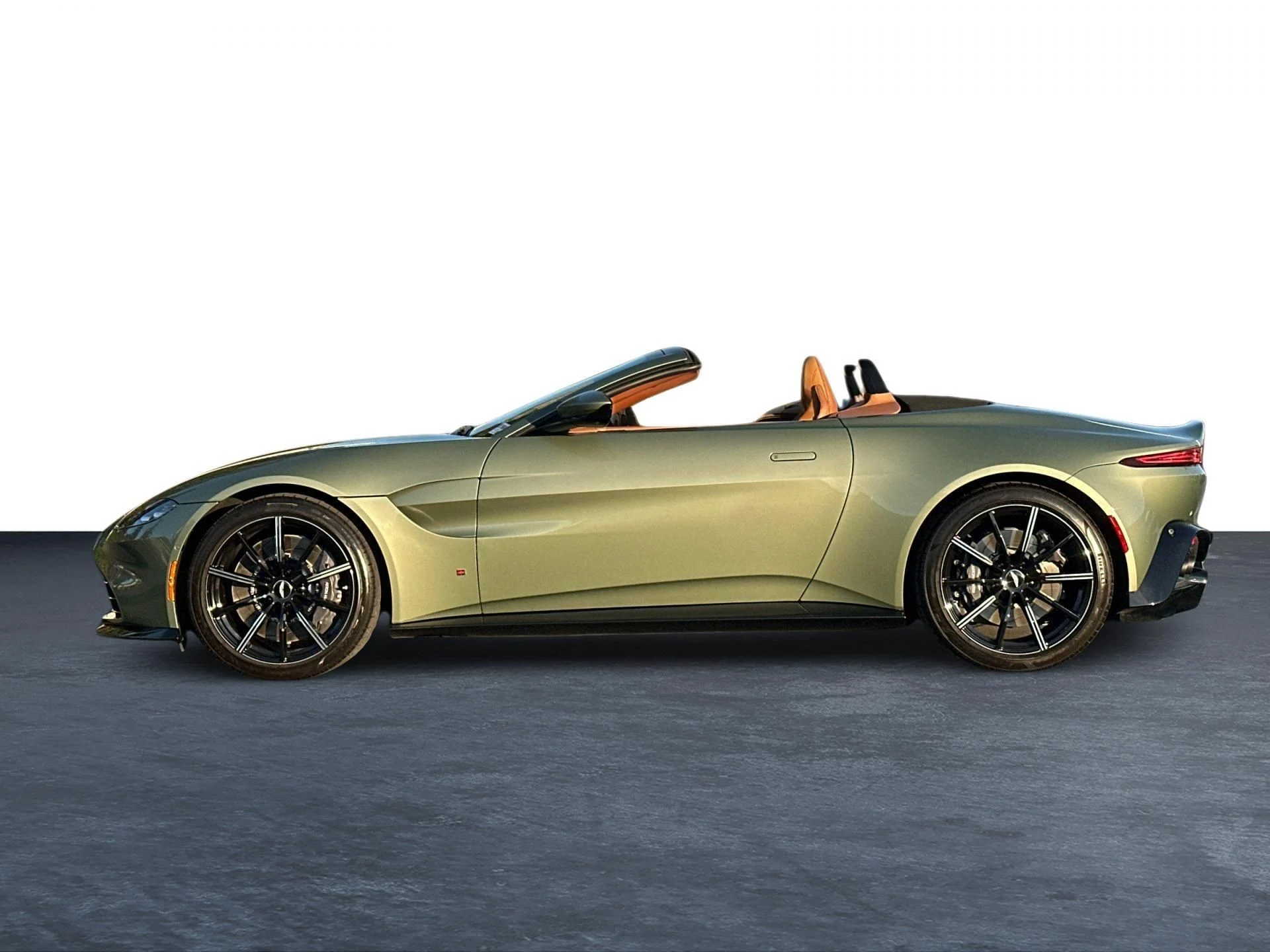 mph025_1381676509_Used_2021_Aston_Martin_Vantage_1764949778_c721bf2963