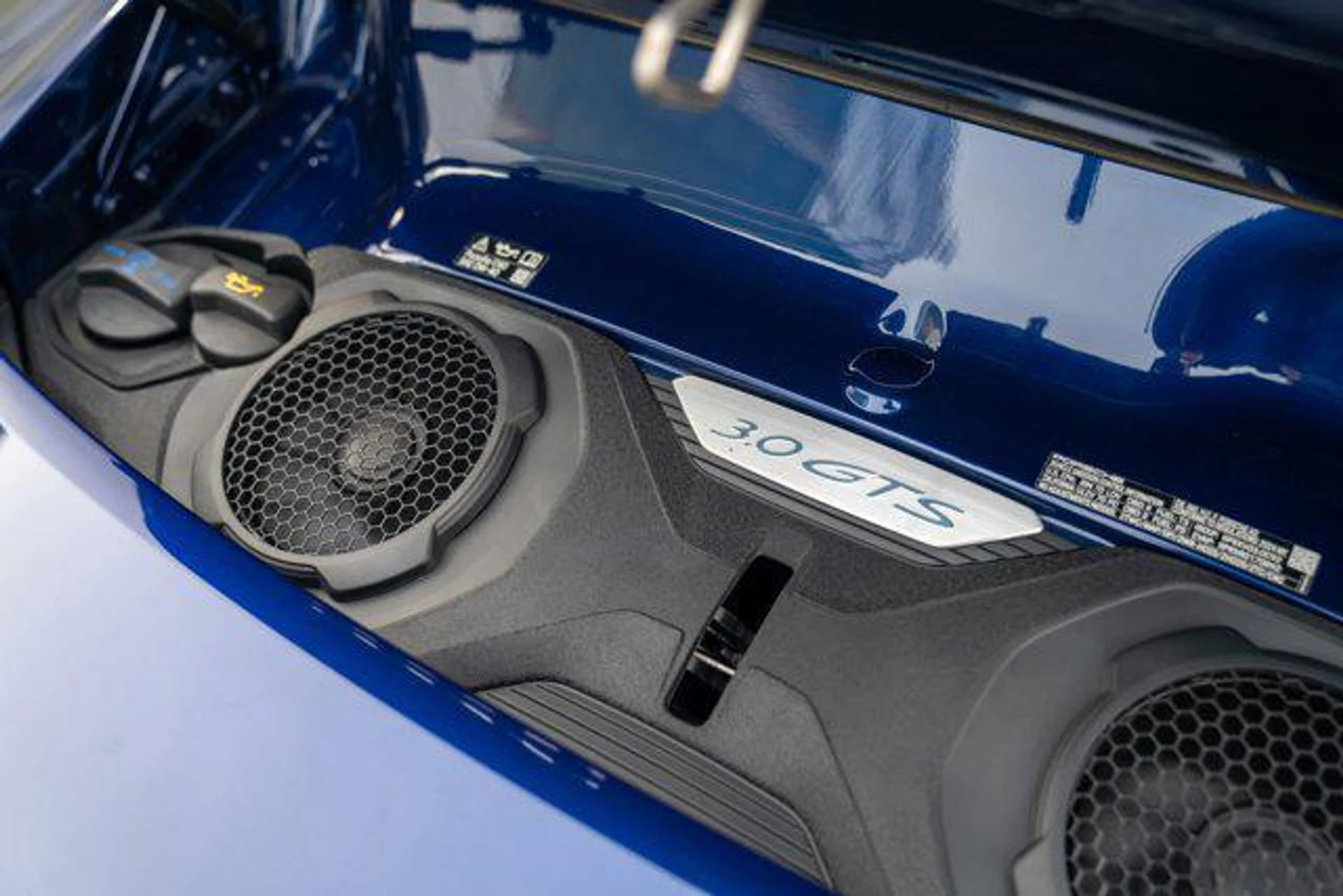 mph025_1383897808_t_UXUN_T_Mu_UTV_7_QJ_Je_Rj_Ck_E_J_Jkw_1ffed7d286