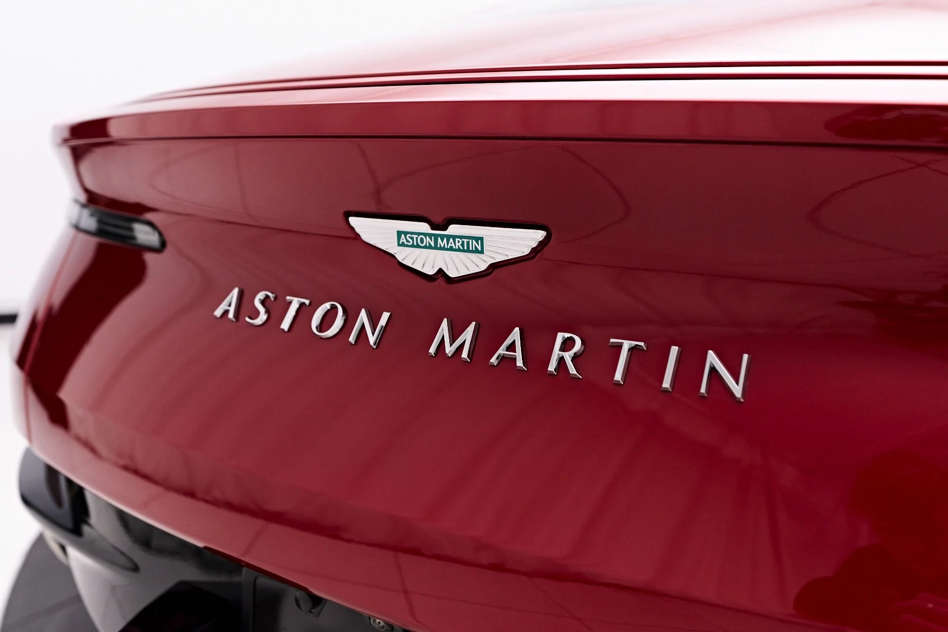 mph025_139032247_Used_2024_Aston_Martin_DB_12_1756329442_598290c86c