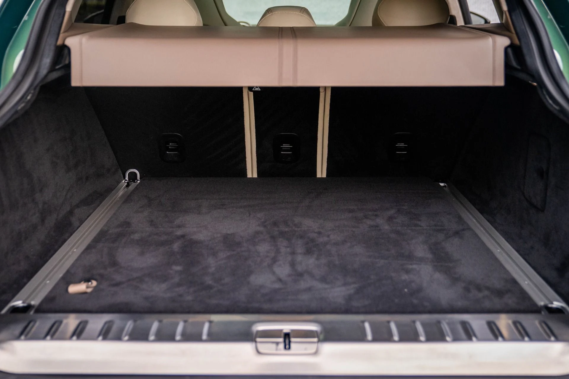 mph025_1391380607_Used_2021_Aston_Martin_DBX_Special_Commission_Arden_Green_paint_Renntech_Exhaust_1765215380_e6b2e2841f