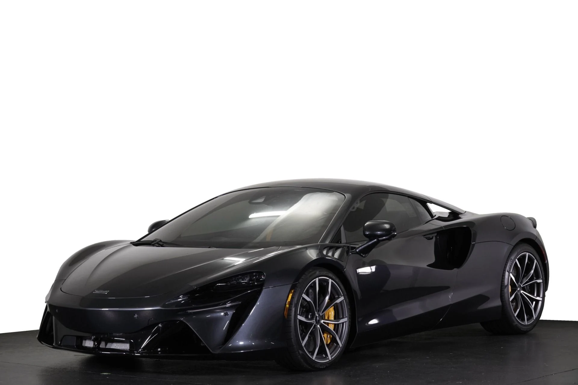 mph025_1397613996_Used_2025_Mc_Laren_Artura_1760457581_75b9086318