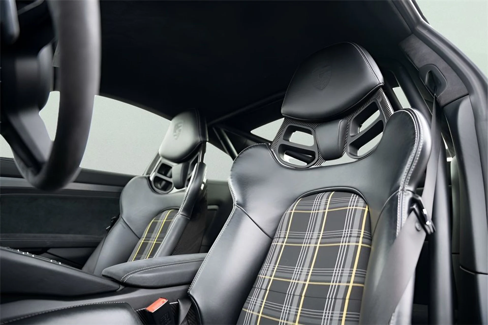 mph025_1398329158_image_26_5c08cd2f25