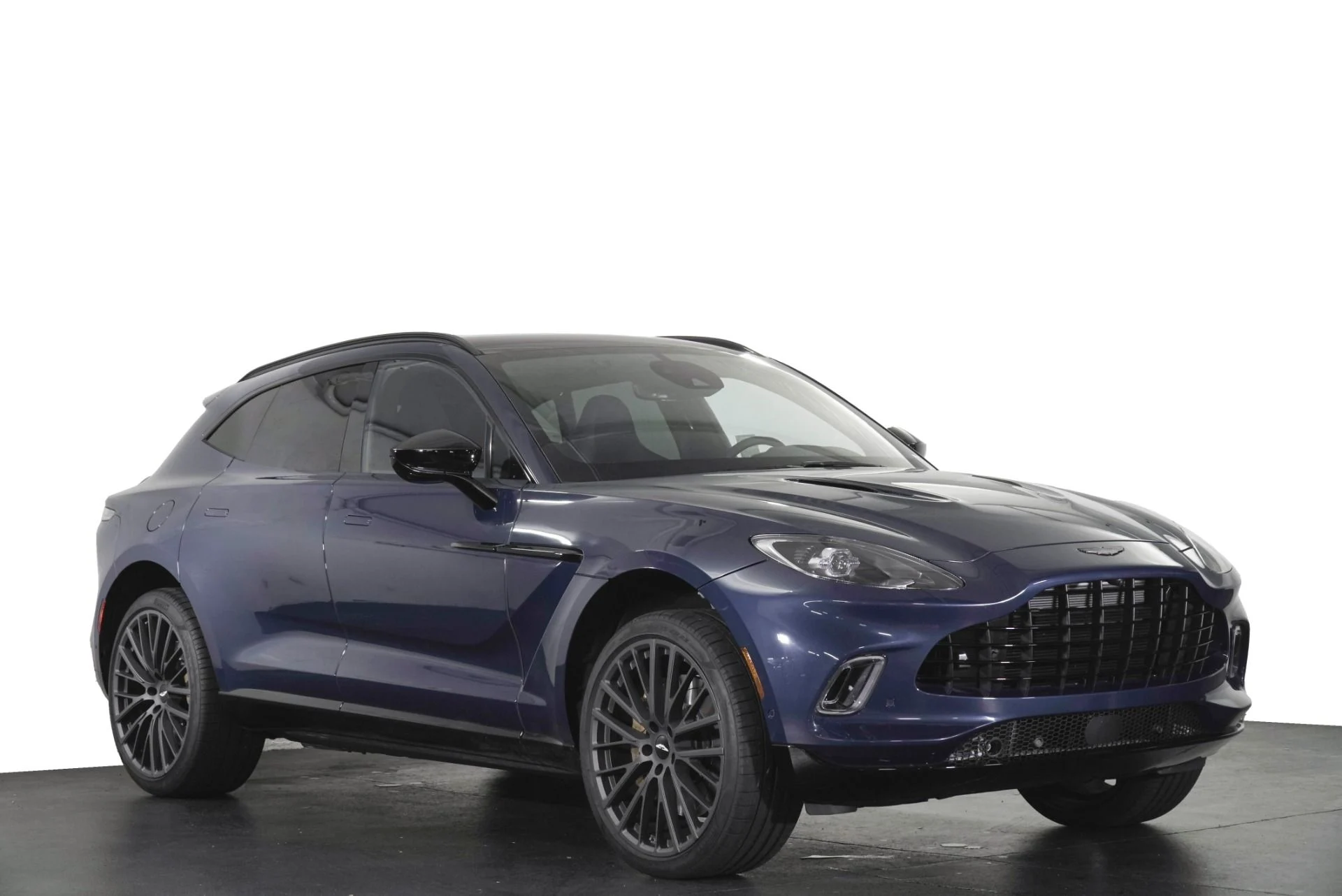 mph025_1404198577_Used_2022_Aston_Martin_DBX_1781165233_e3580590e2