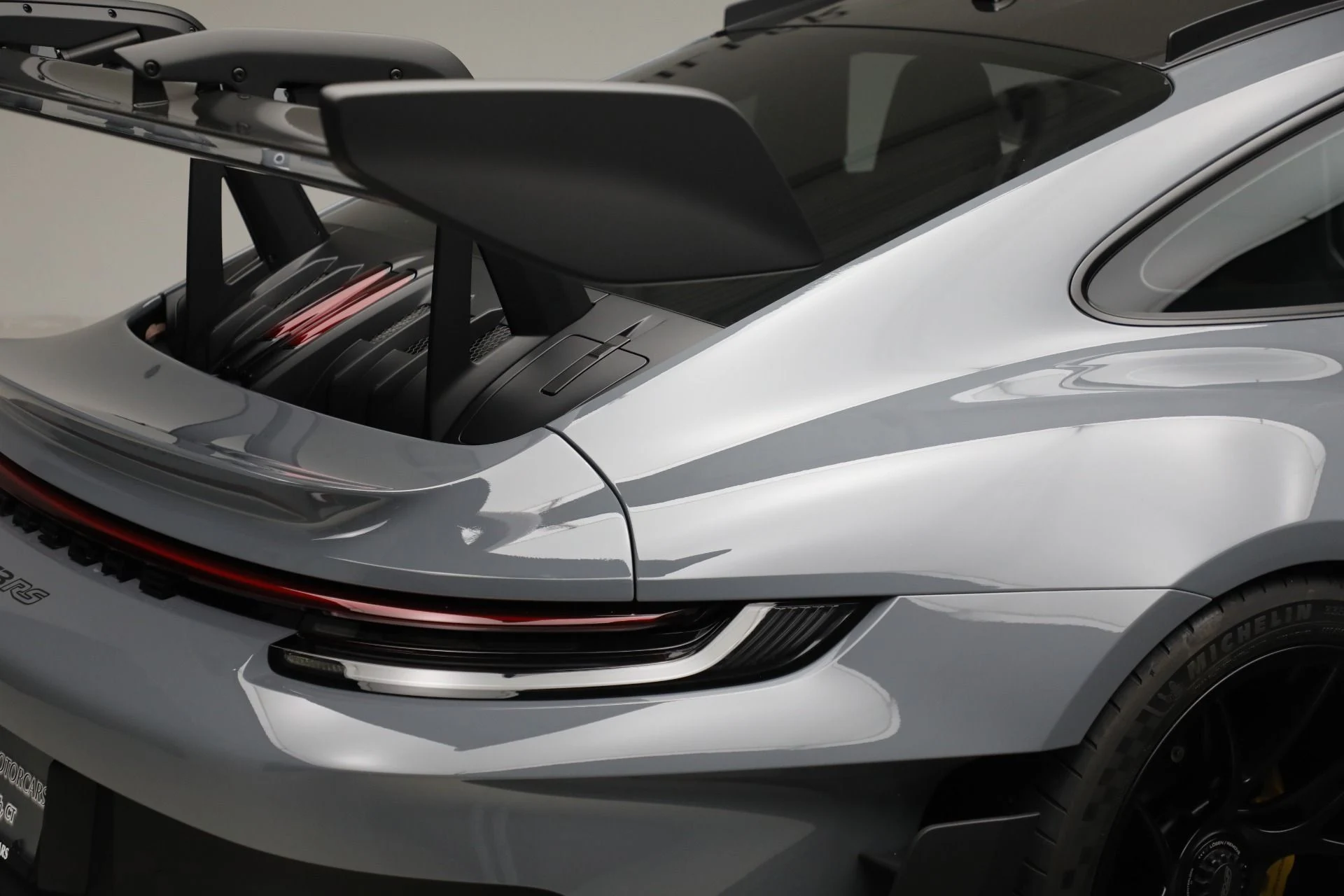 mph025_1405116452_Used_2025_Porsche_911_GT_3_RS_1763491935_8c91930b7a