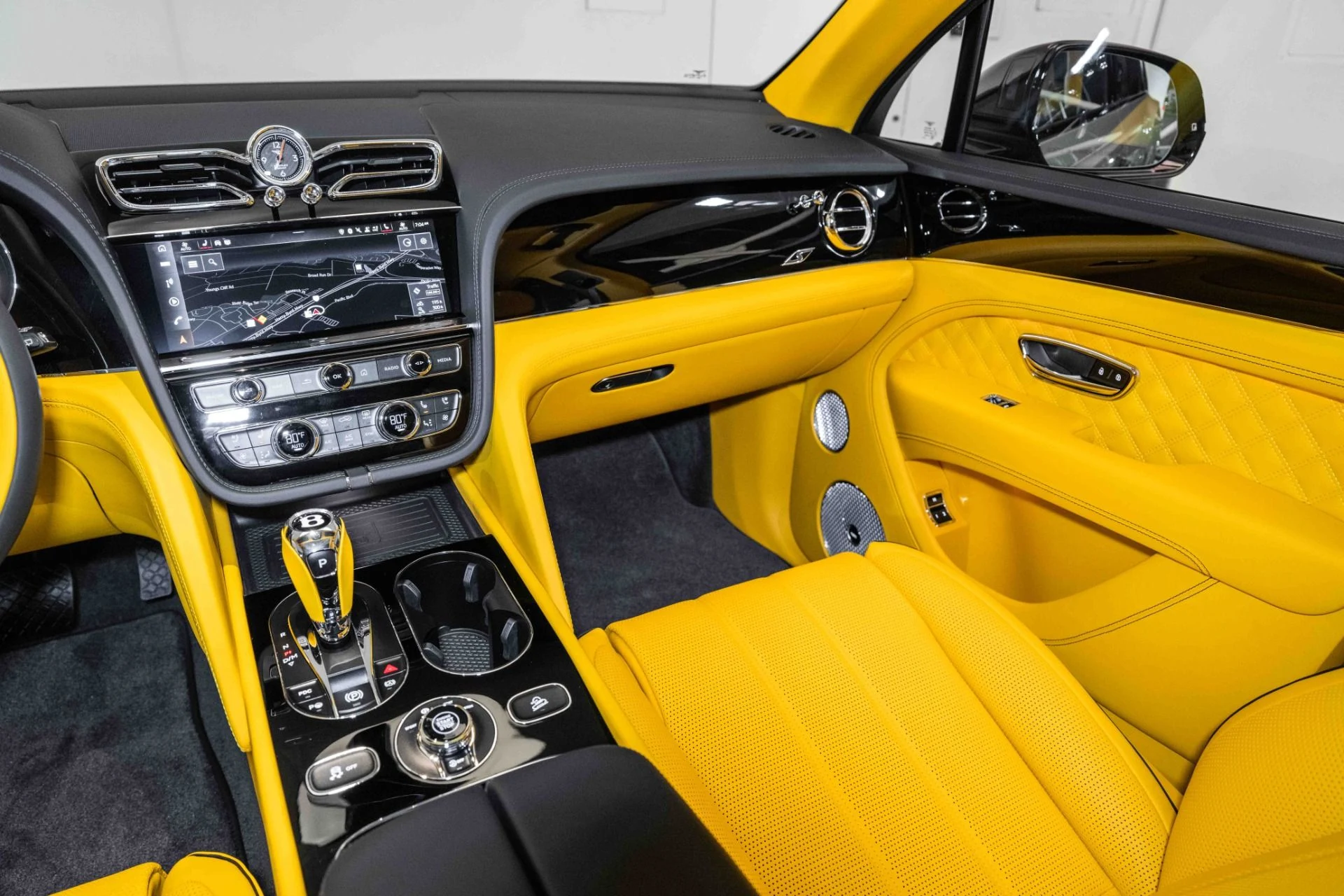 mph025_1405729948_Used_2023_Bentley_Bentayga_S_V8_1698872285_199e0a2bee