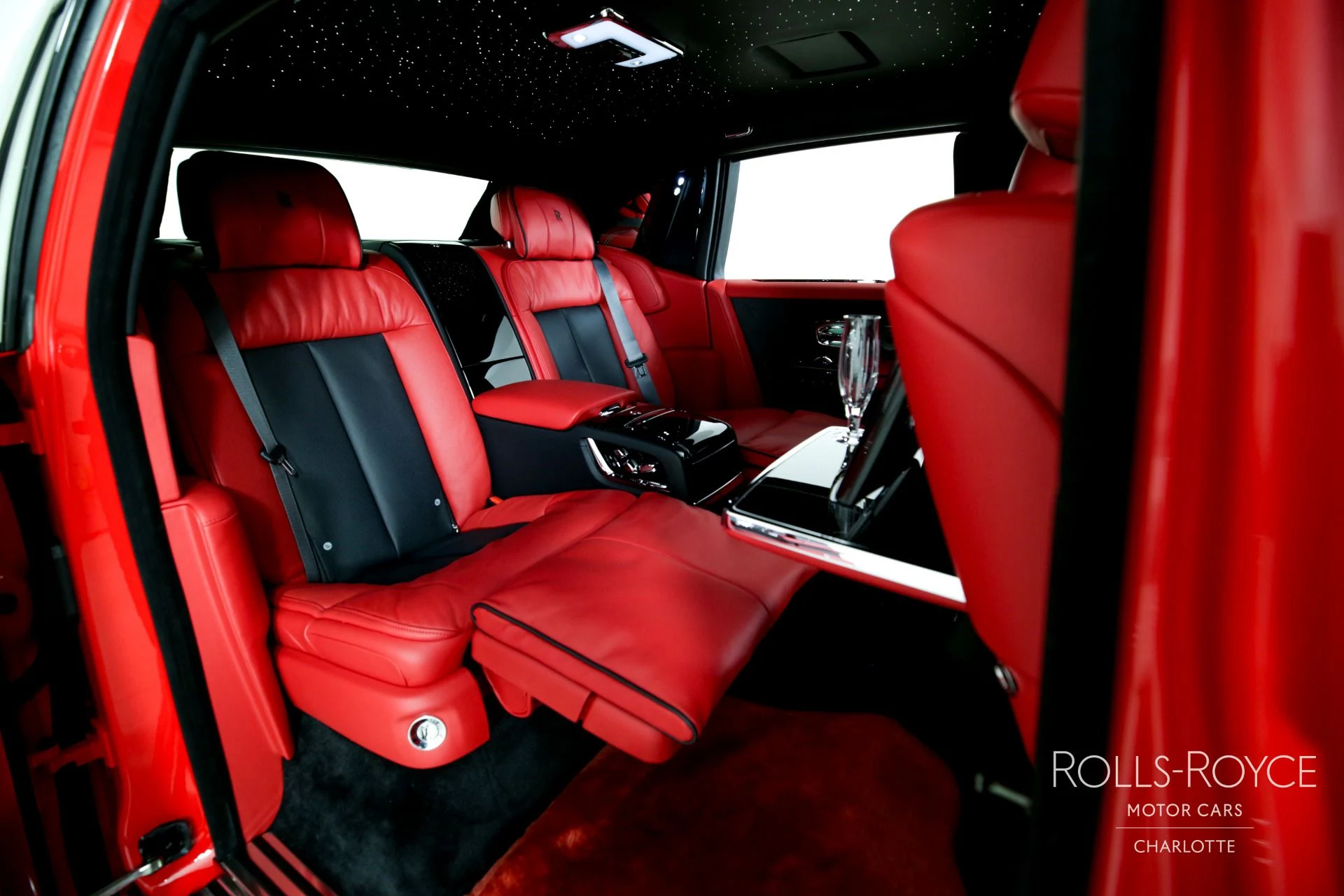 mph025_1409330789_Used_2024_Rolls_Royce_Phantom_EWB_1745331546_d47488e900