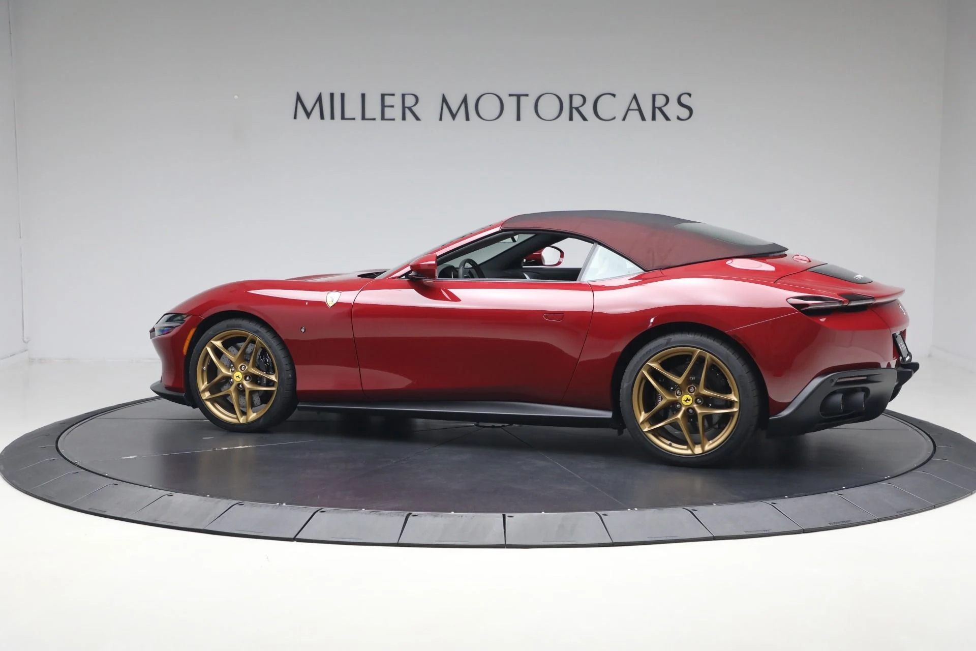 mph025_1414916565_Used_2025_Ferrari_Roma_Spider_1777992623_7f8f146172
